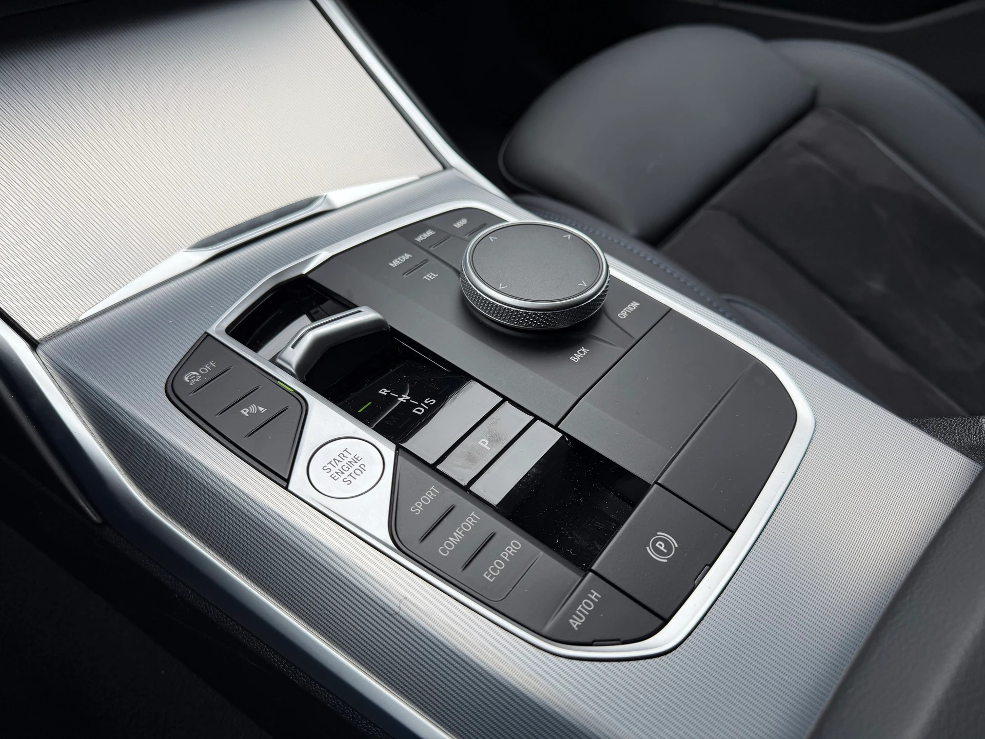 BMW 320d xDrive 48V Touring Steptronic M Sport-image-26