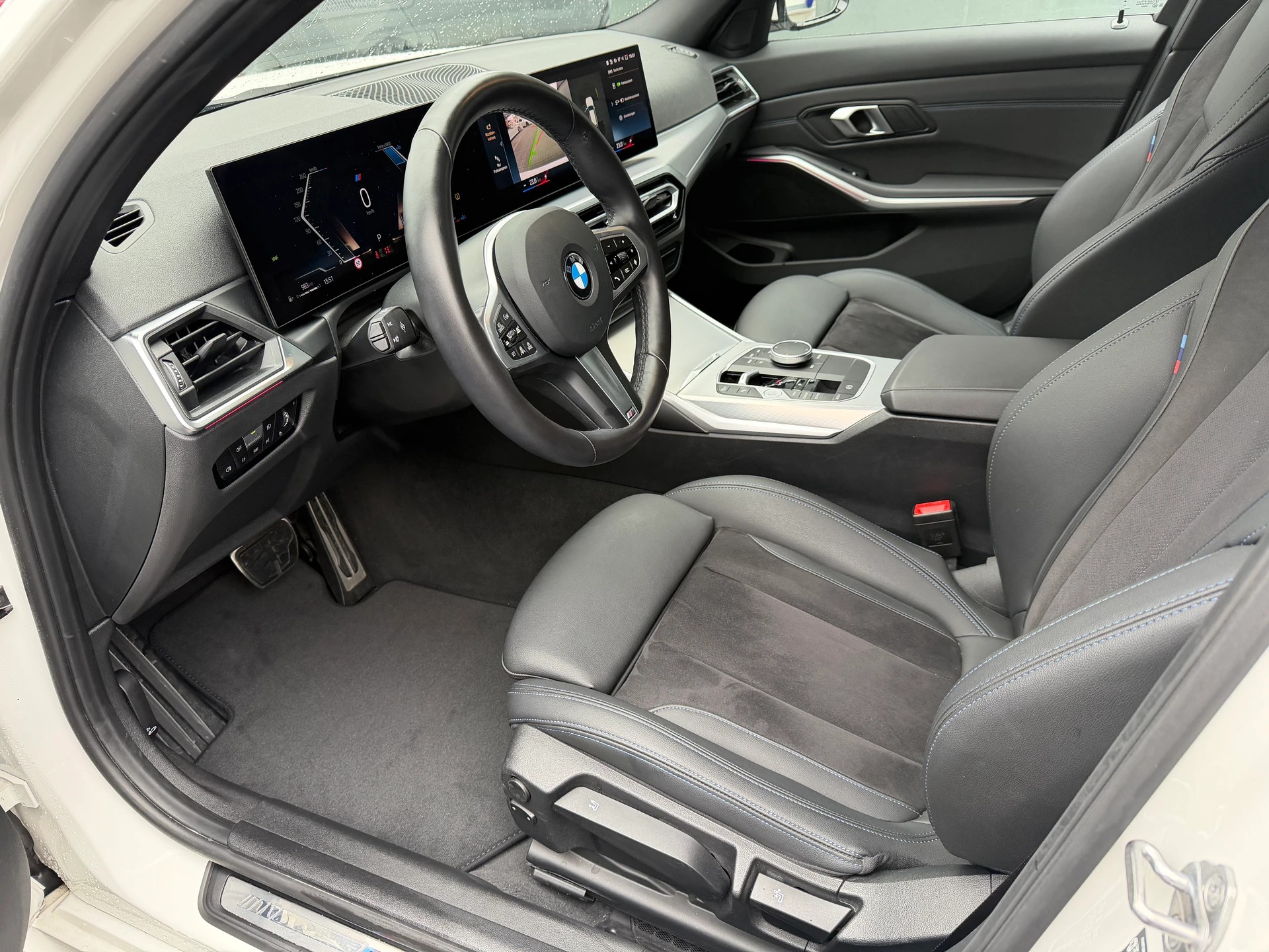 BMW 320d xDrive 48V Touring Steptronic M Sport-image-15