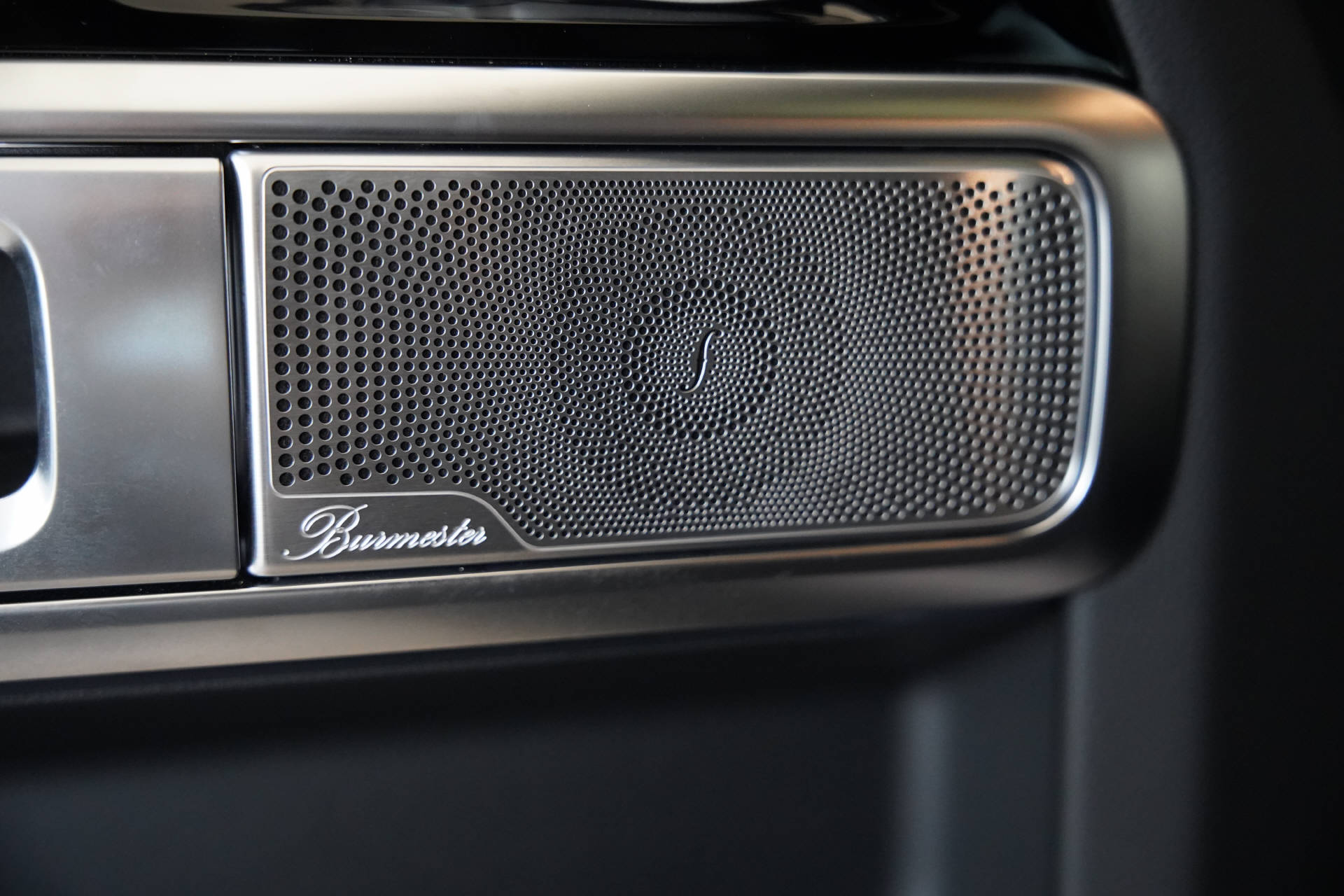 MERCEDES-BENZ G 63 AMG 9G-Tronic Two-Tone-image-15