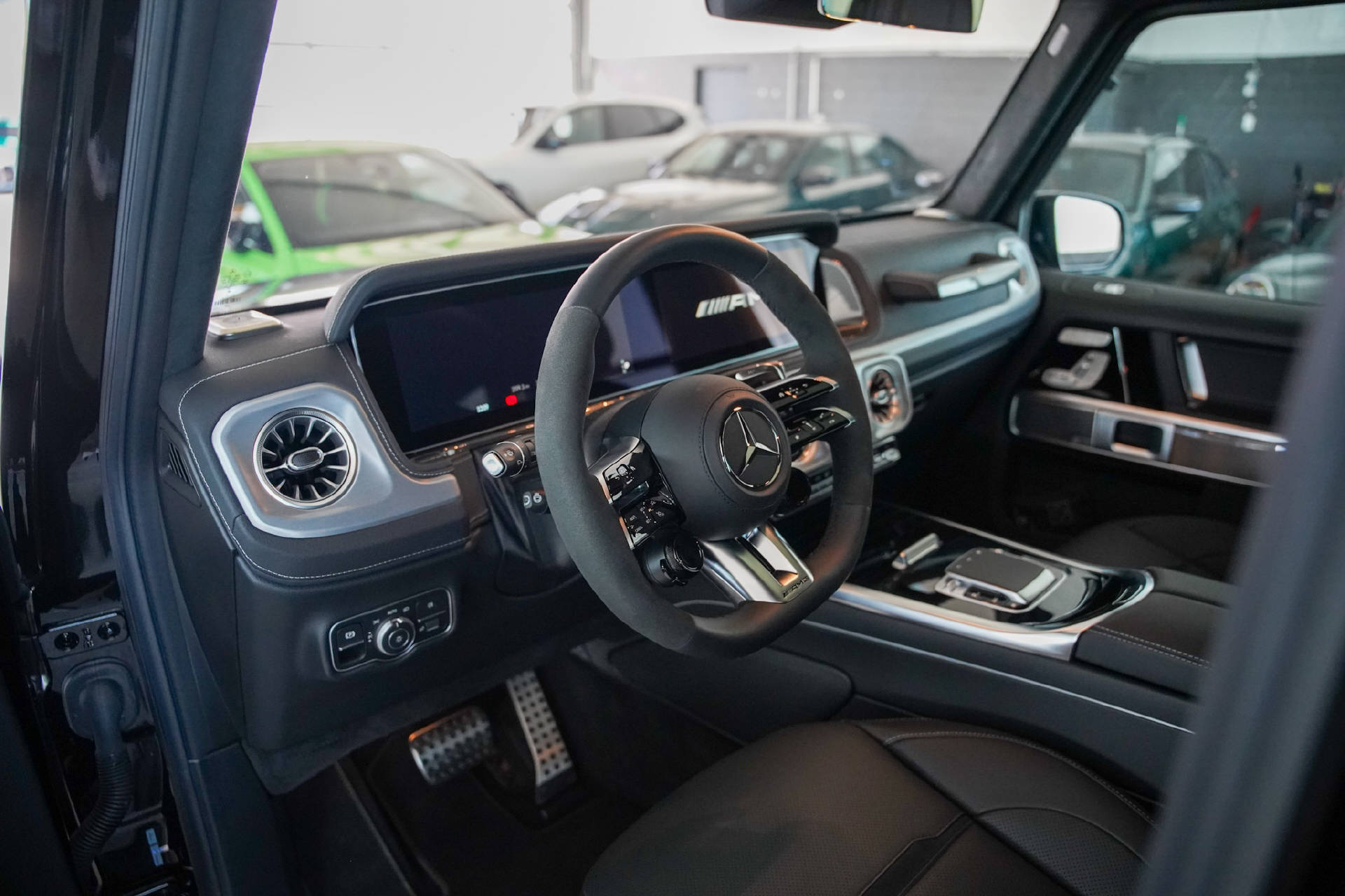MERCEDES-BENZ G 63 AMG 9G-Tronic Two-Tone-image-6