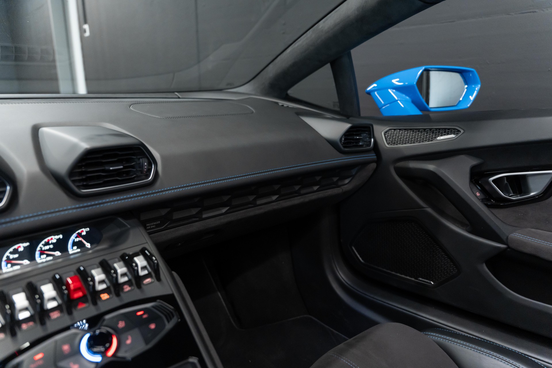 LAMBORGHINI Huracan LP610-4 Spyder DCT / CH AUTO / LE MANS BLUE / Service Lamborghini-image-14