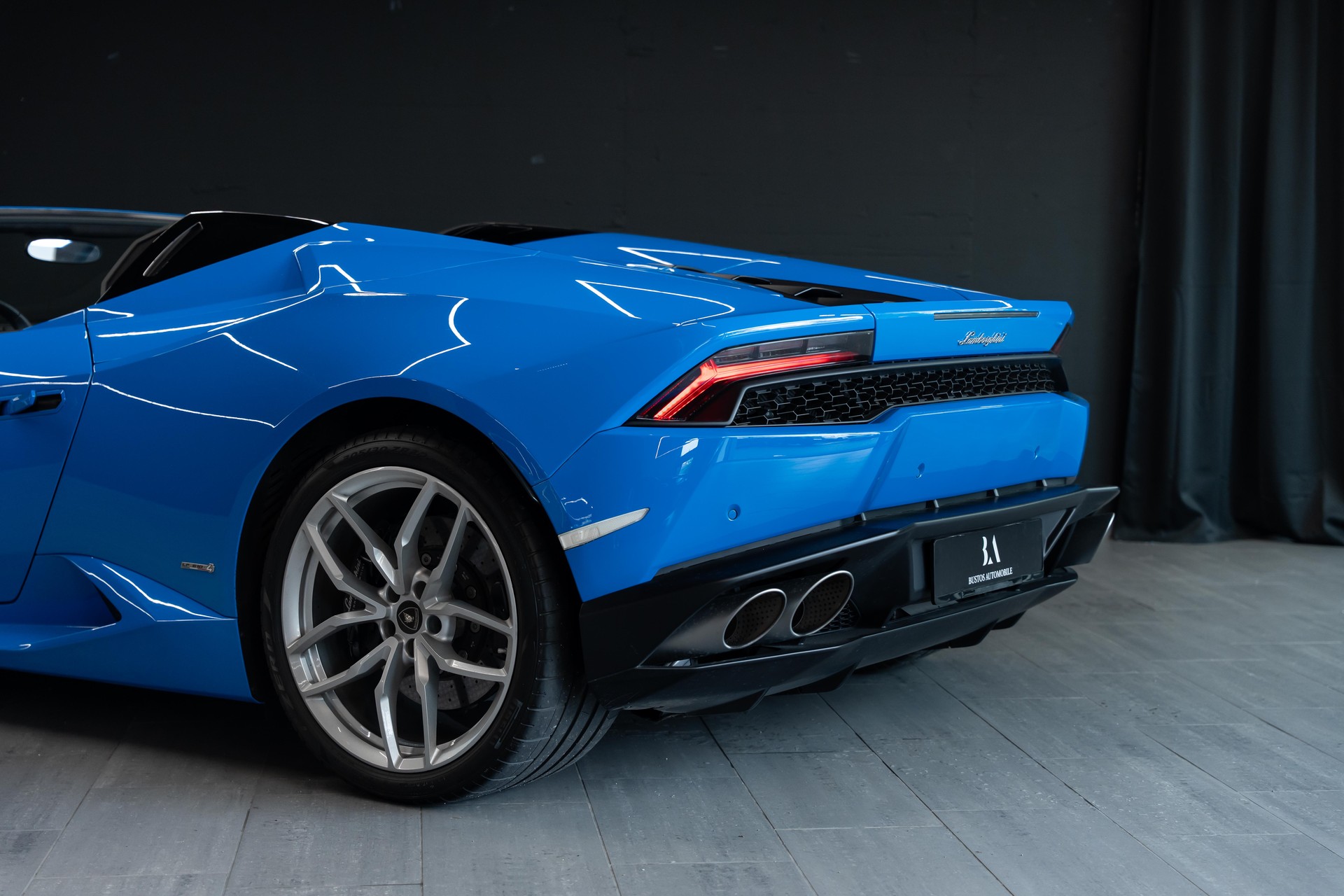LAMBORGHINI Huracan LP610-4 Spyder DCT / CH AUTO / LE MANS BLUE / Service Lamborghini-image-6