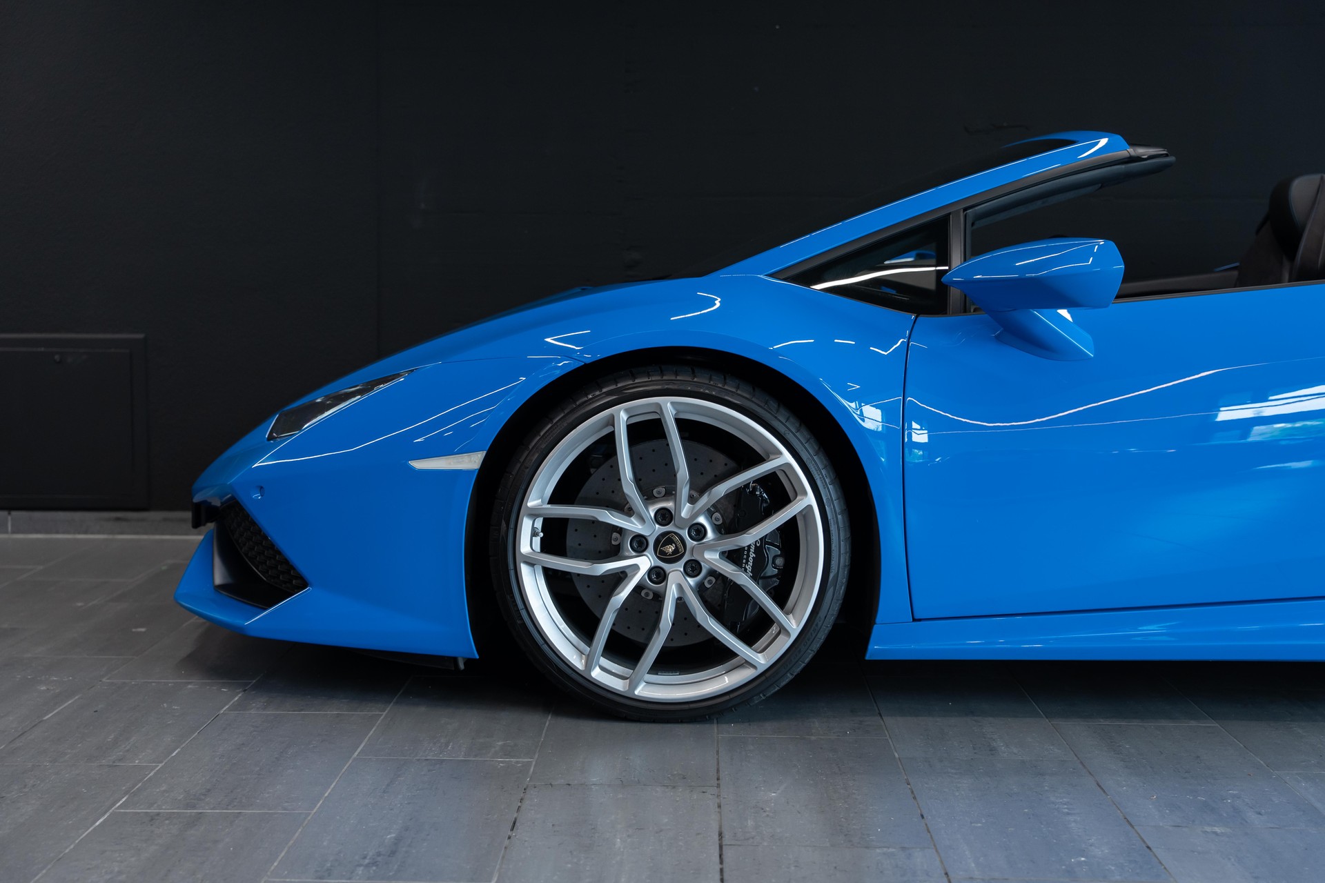 LAMBORGHINI Huracan LP610-4 Spyder DCT / CH AUTO / LE MANS BLUE / Service Lamborghini-image-3