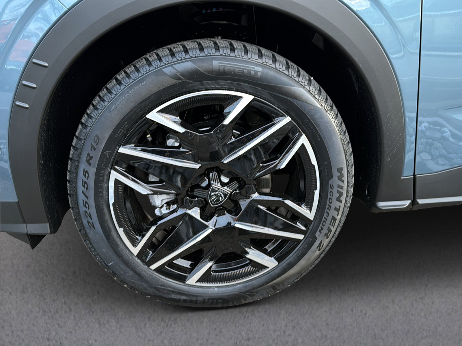 PEUGEOT 3008 1.2 Hybrid Allure-image-12