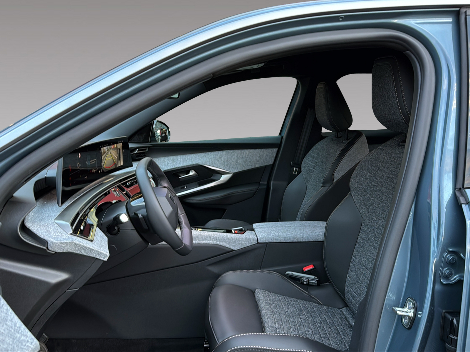 PEUGEOT 3008 1.2 Hybrid Allure-image-7