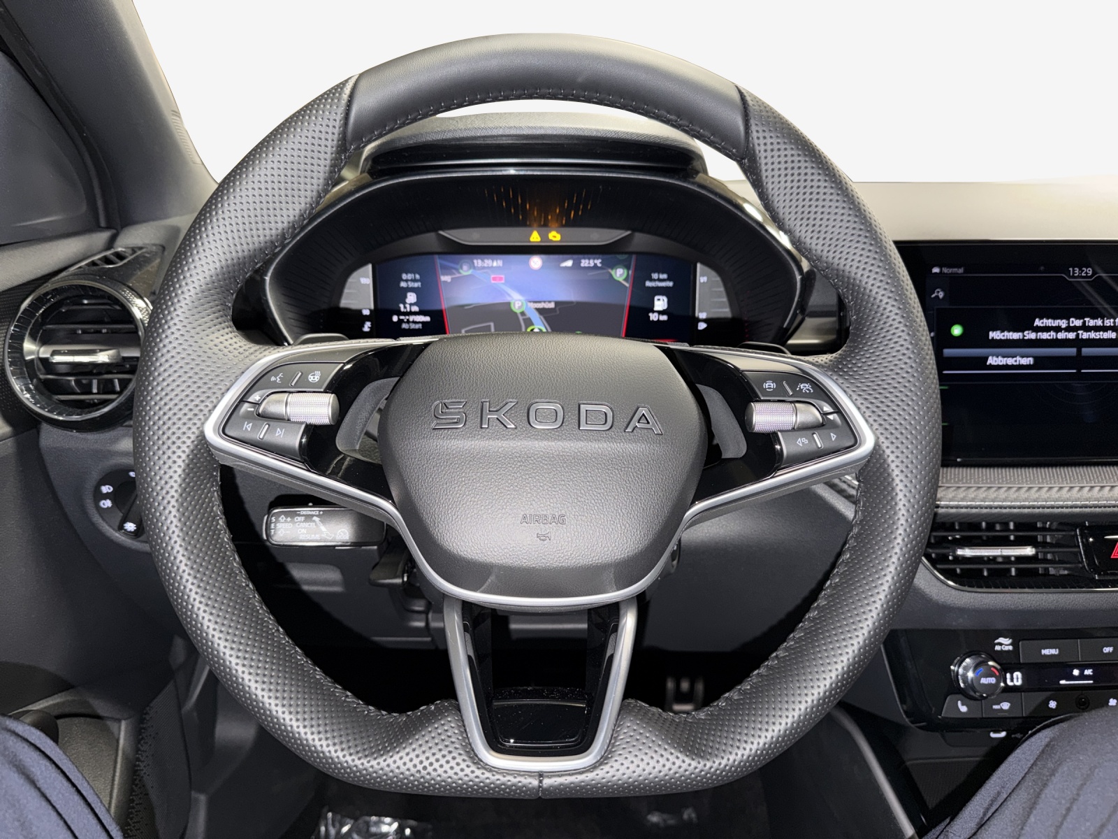 SKODA Fabia 130-image-9