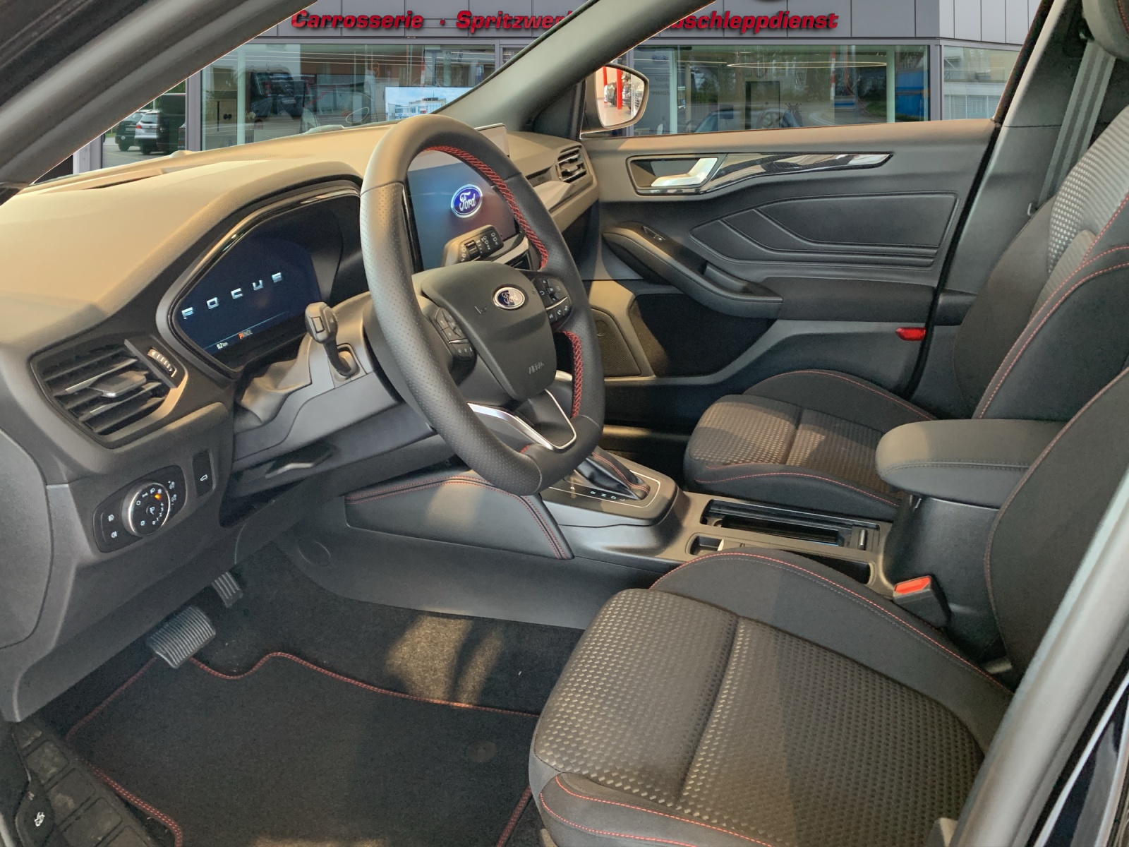 FORD Focus SW 1.0i EcoB Hybrid 155 ST-Line X-image-6