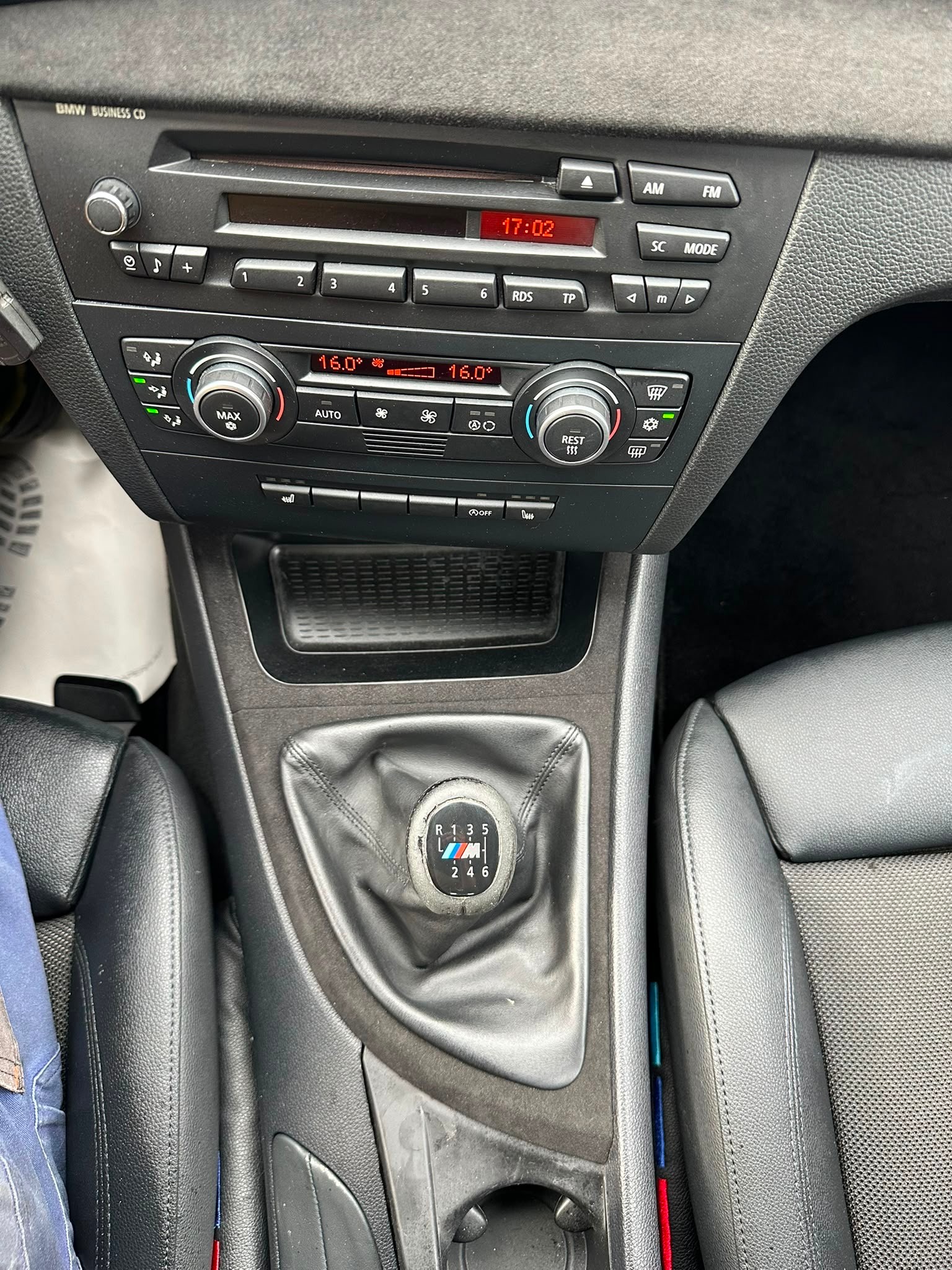 BMW 120i-image-16