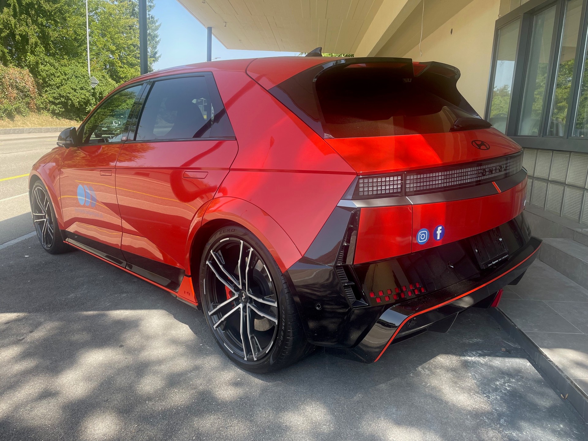 HYUNDAI Ioniq 5 N 84kWh 4WD, 650 PS, 4X4 Allrad, Panoramadach, 5 Jahre Garantie / 8 Jahre Batterie/ 160'000 KM-image-3