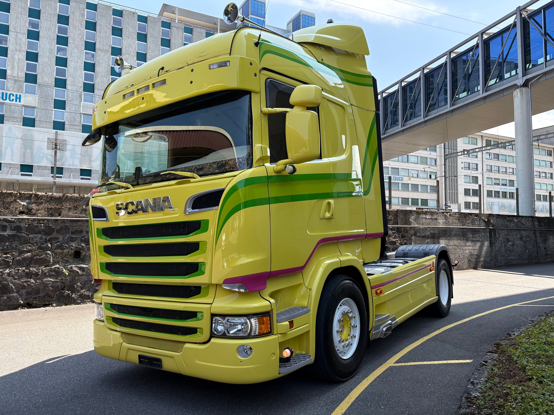 SCANIA R520 V8 4X2-image-13