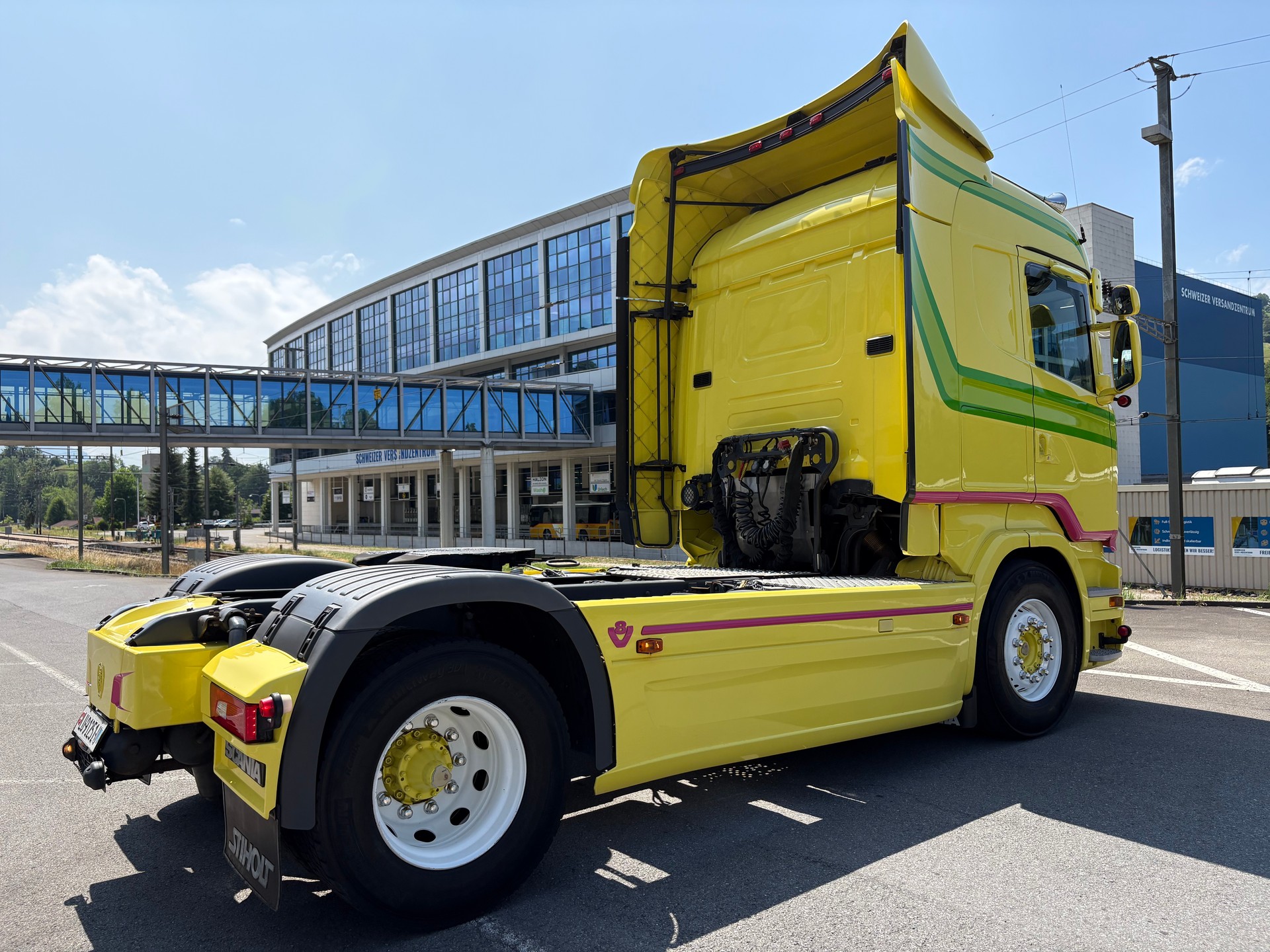 SCANIA R520 V8 4X2-image-4