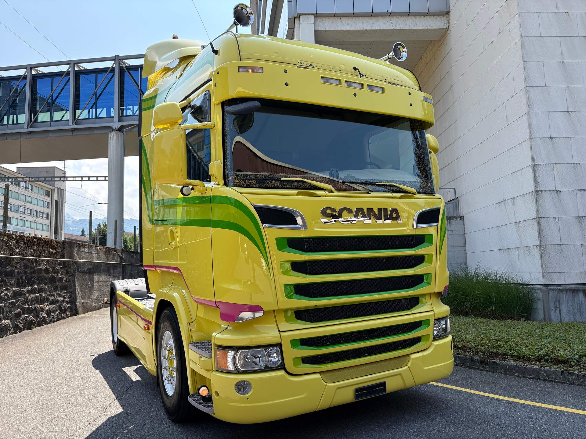 SCANIA R520 V8 4X2-image-15