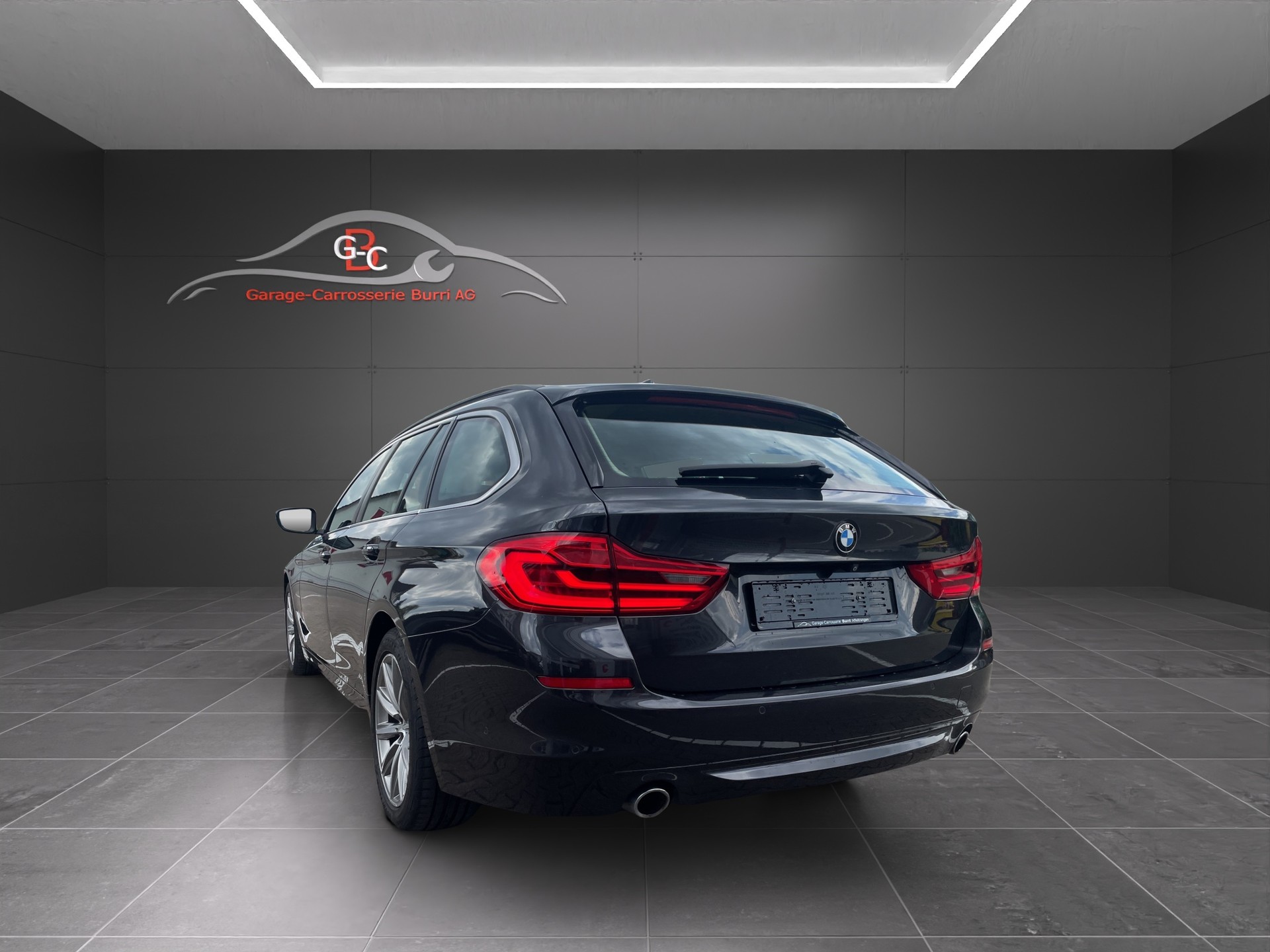 BMW 530d xDrive Touring Steptronic-image-5