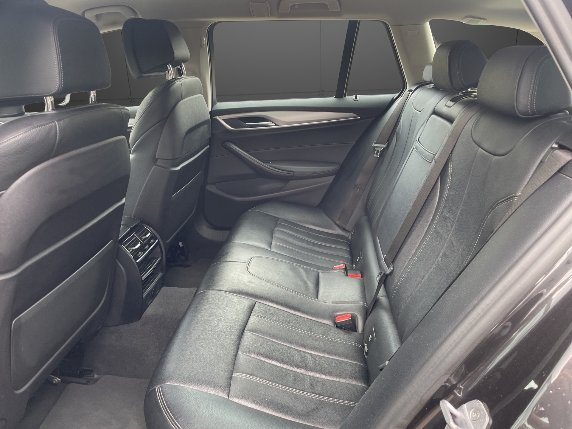 BMW 530d xDrive Touring Steptronic-image-7