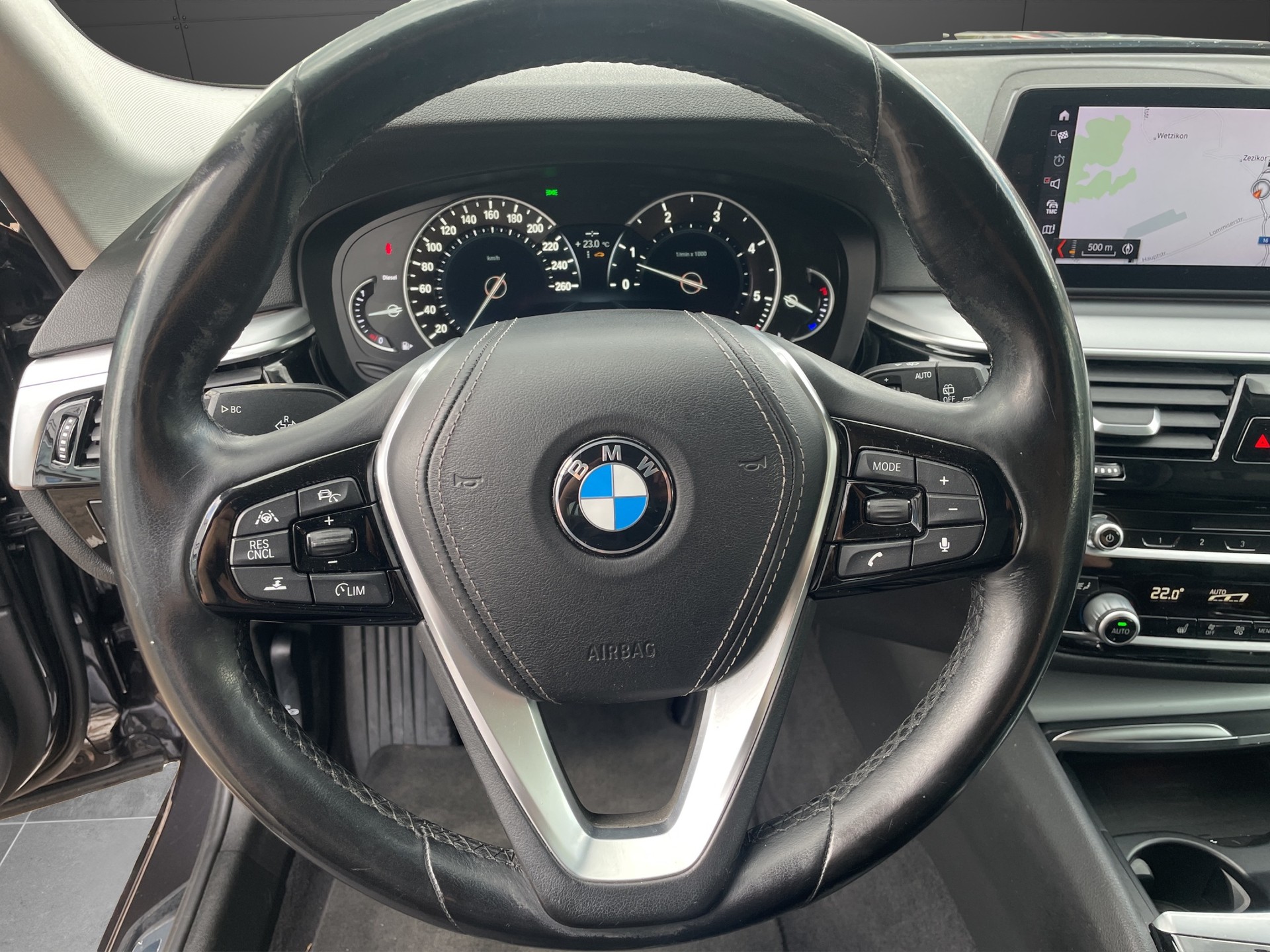 BMW 530d xDrive Touring Steptronic-image-12
