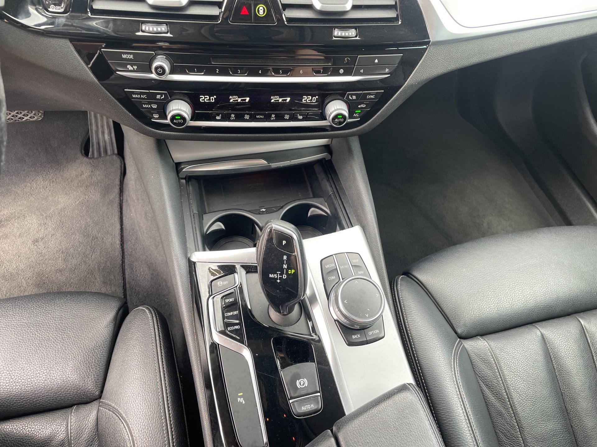 BMW 530d xDrive Touring Steptronic-image-10