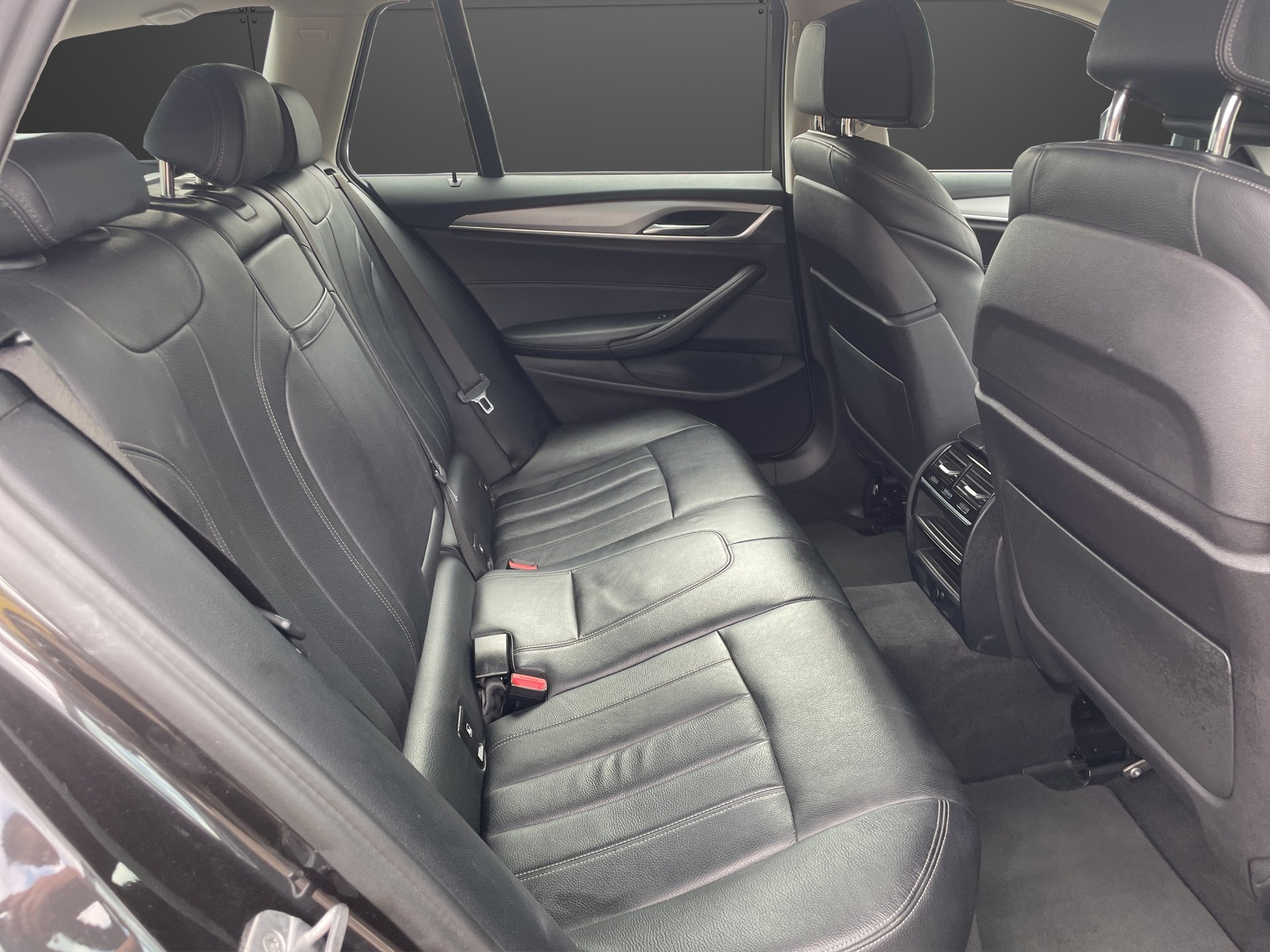 BMW 530d xDrive Touring Steptronic-image-8