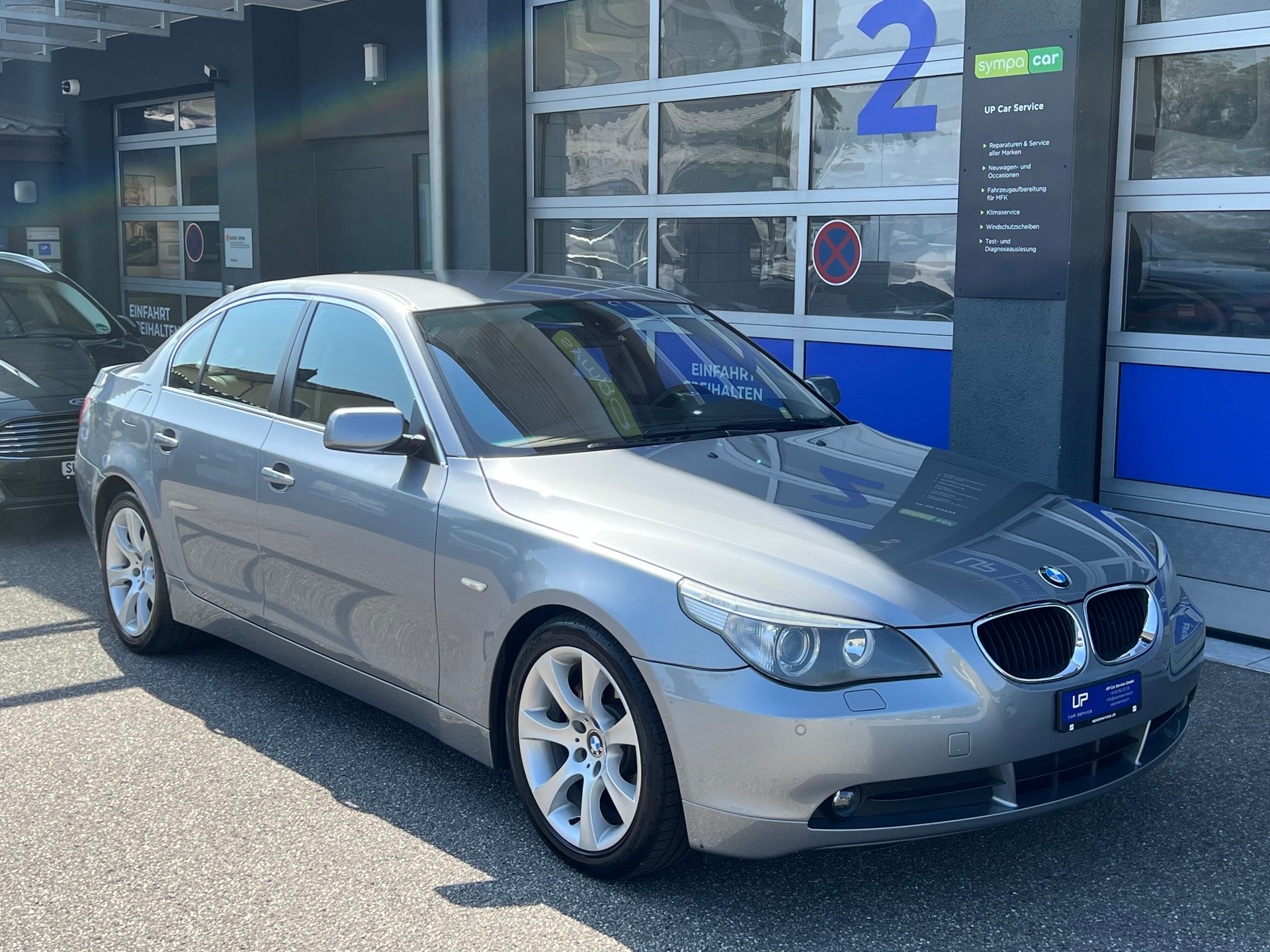 BMW 520i * AUTOMAT * SEHR GEPFLEGT *-image-2