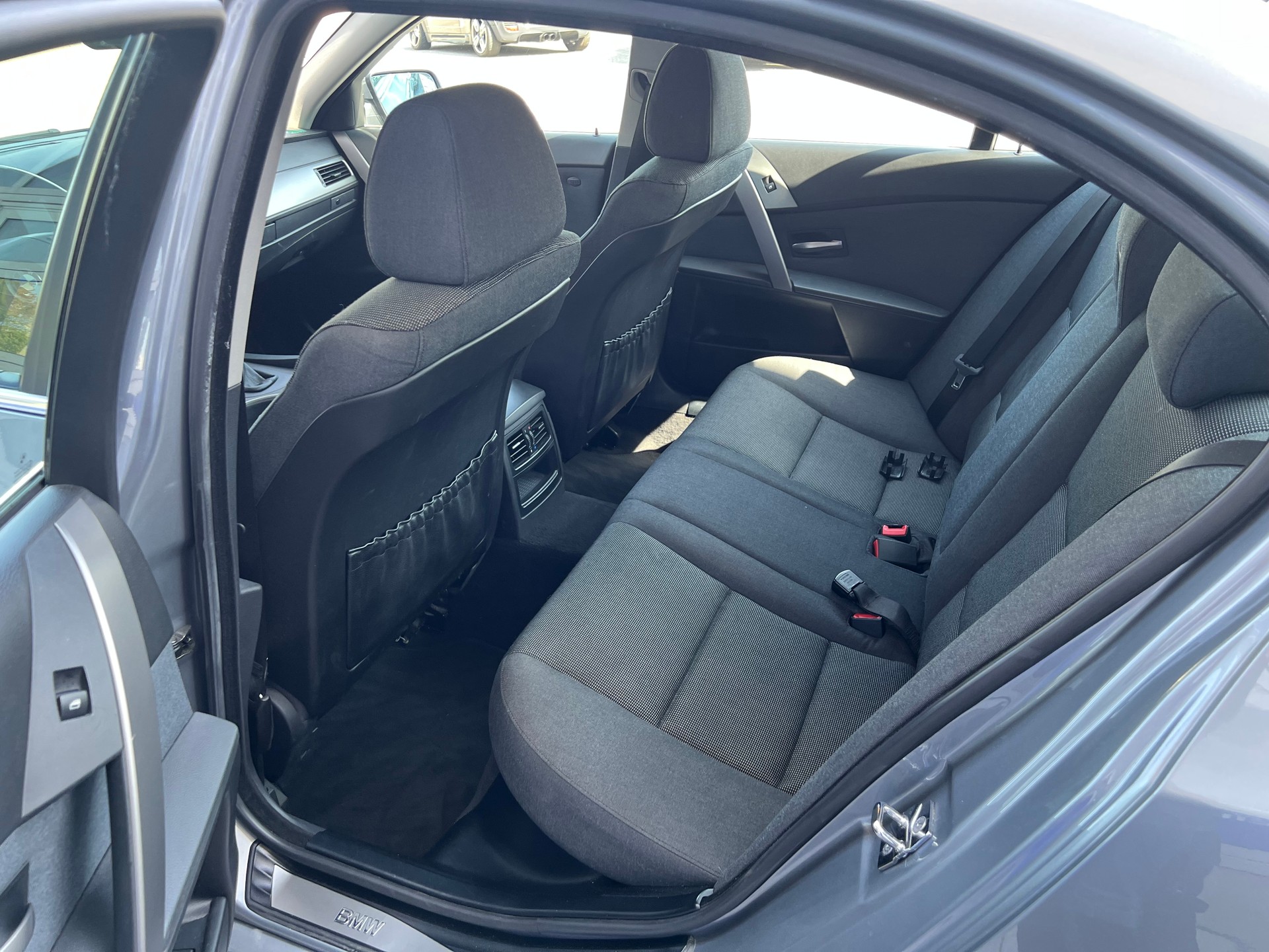 BMW 520i * AUTOMAT * SEHR GEPFLEGT *-image-10