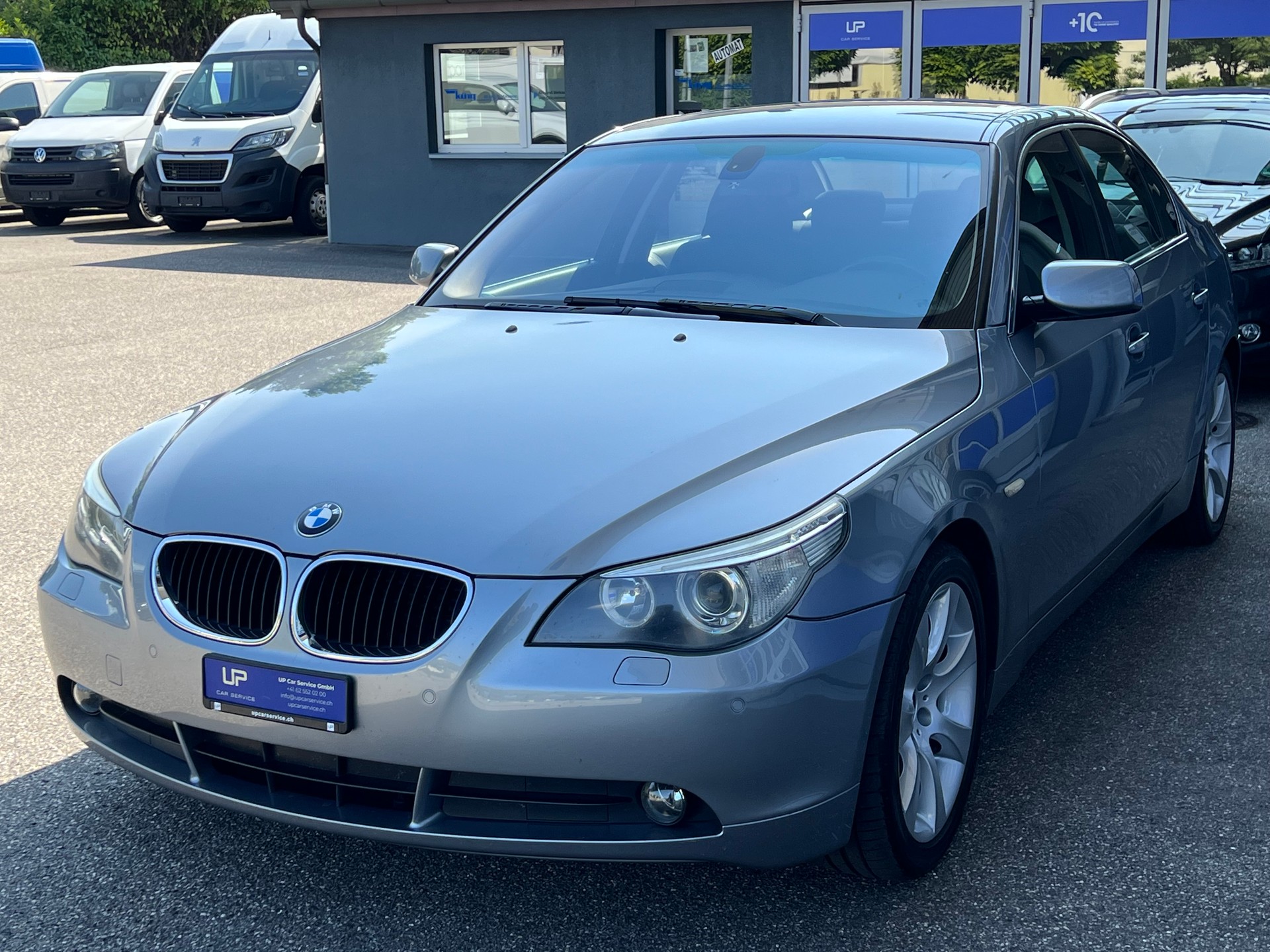 BMW 520i * AUTOMAT * SEHR GEPFLEGT *-image-1