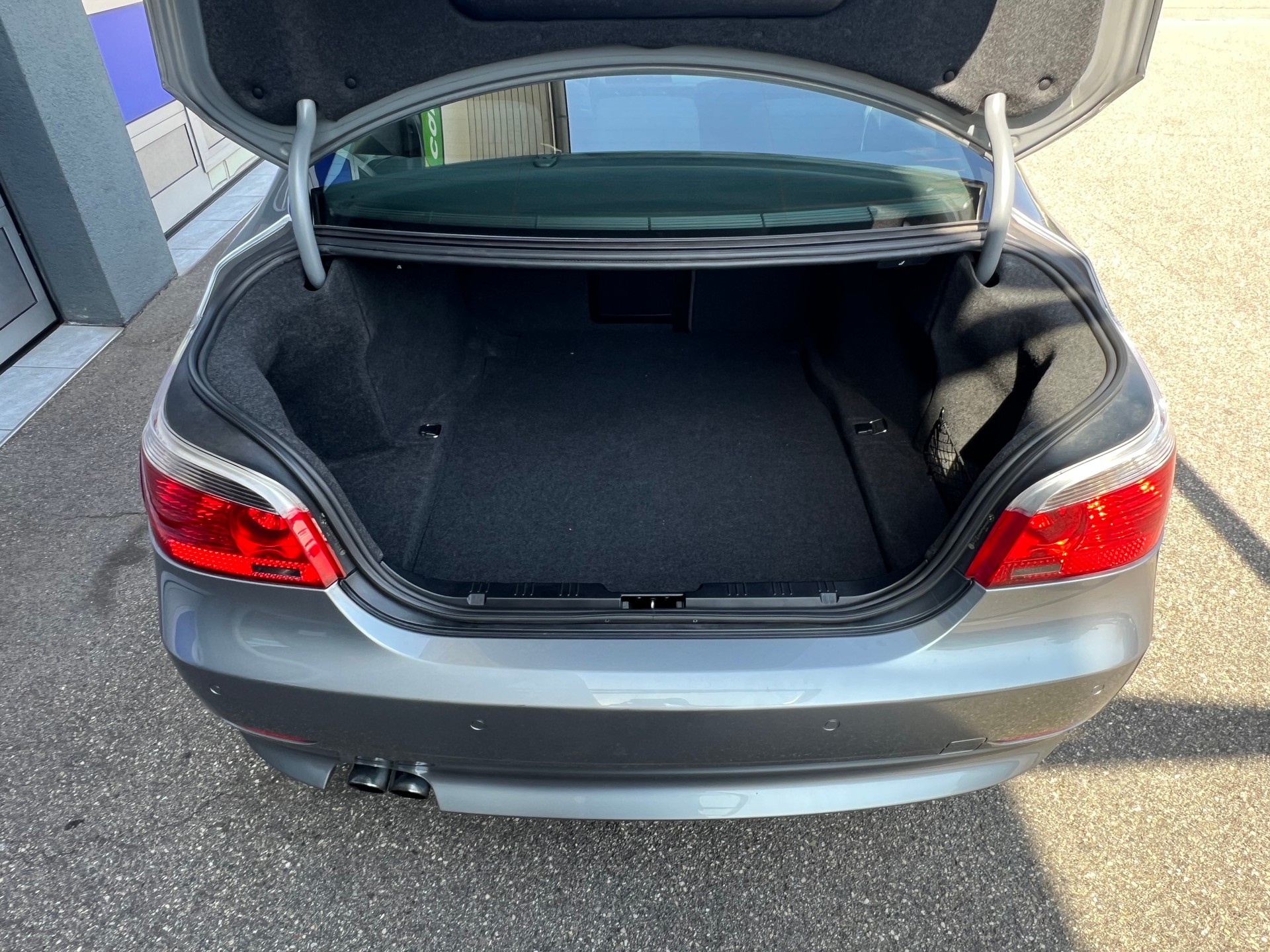 BMW 520i * AUTOMAT * SEHR GEPFLEGT *-image-13