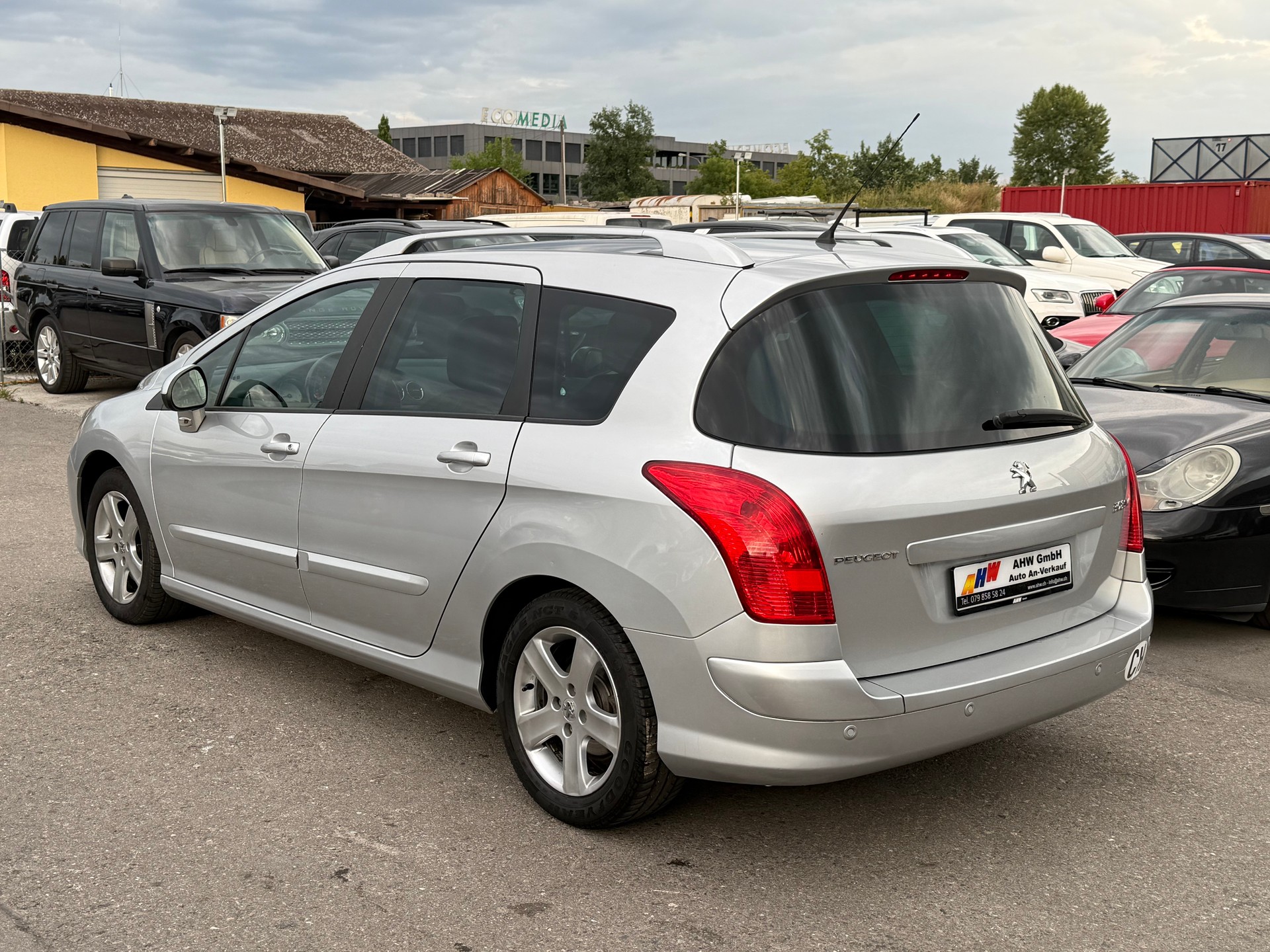 PEUGEOT 308 SW 1.6 16V Turbo Sport Pack Automatic / Frisch ab MFK / 8-fach bereift / Panoramadach / AUX / Tempomat / Xenon-image-5