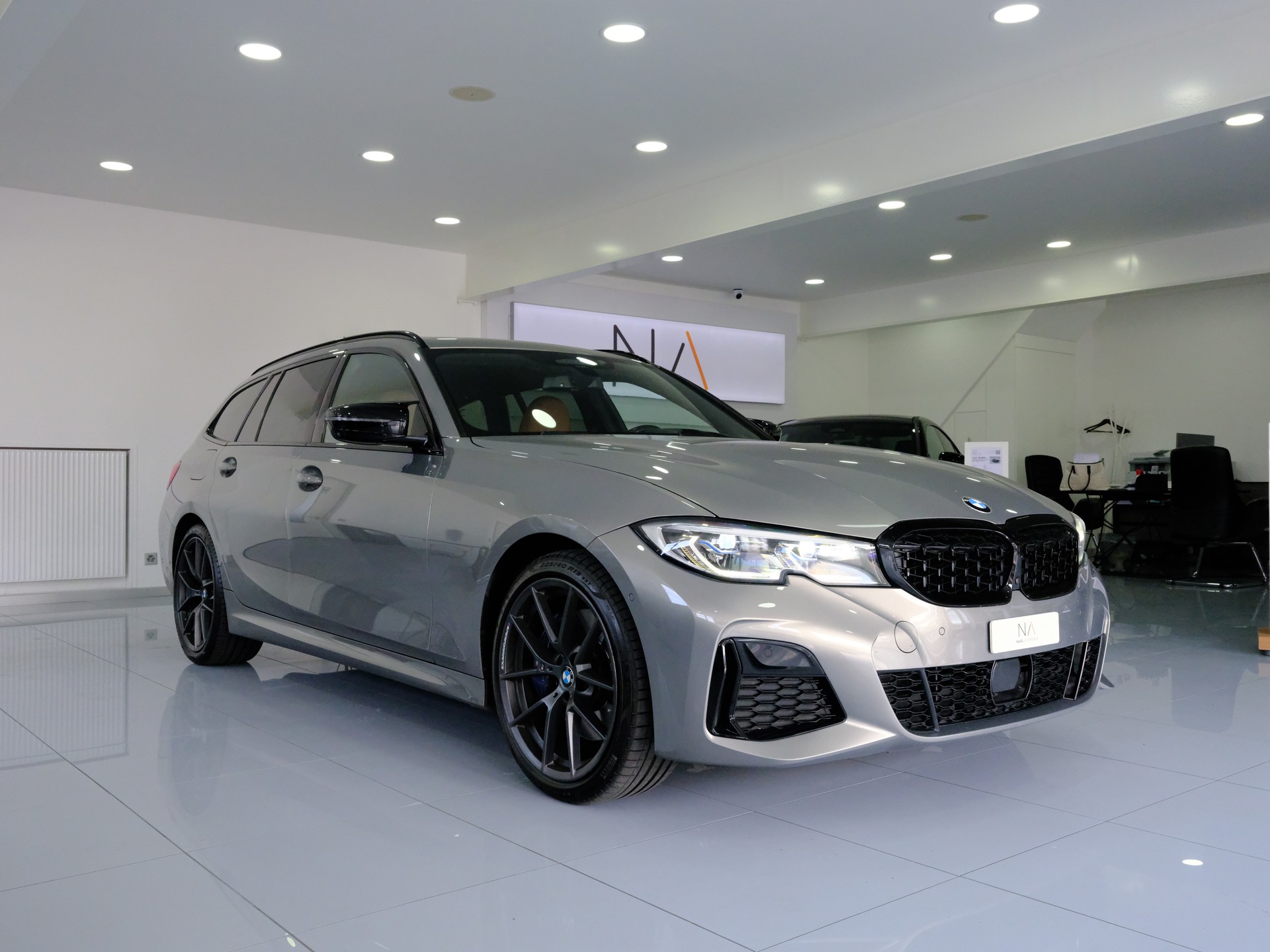 BMW M340i xDriveTouring Steptronic M Sport-showroom-element-1