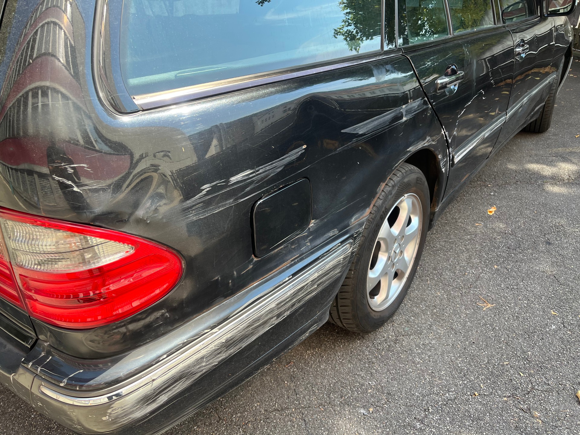 MERCEDES-BENZ E 240 Elégance-image-3