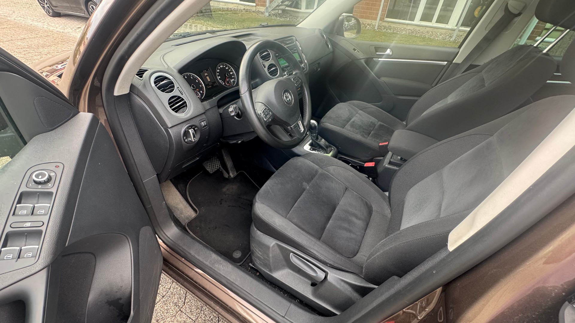 VW Tiguan 2.0 TSI Sport&Style 4Motion DSG-image-5