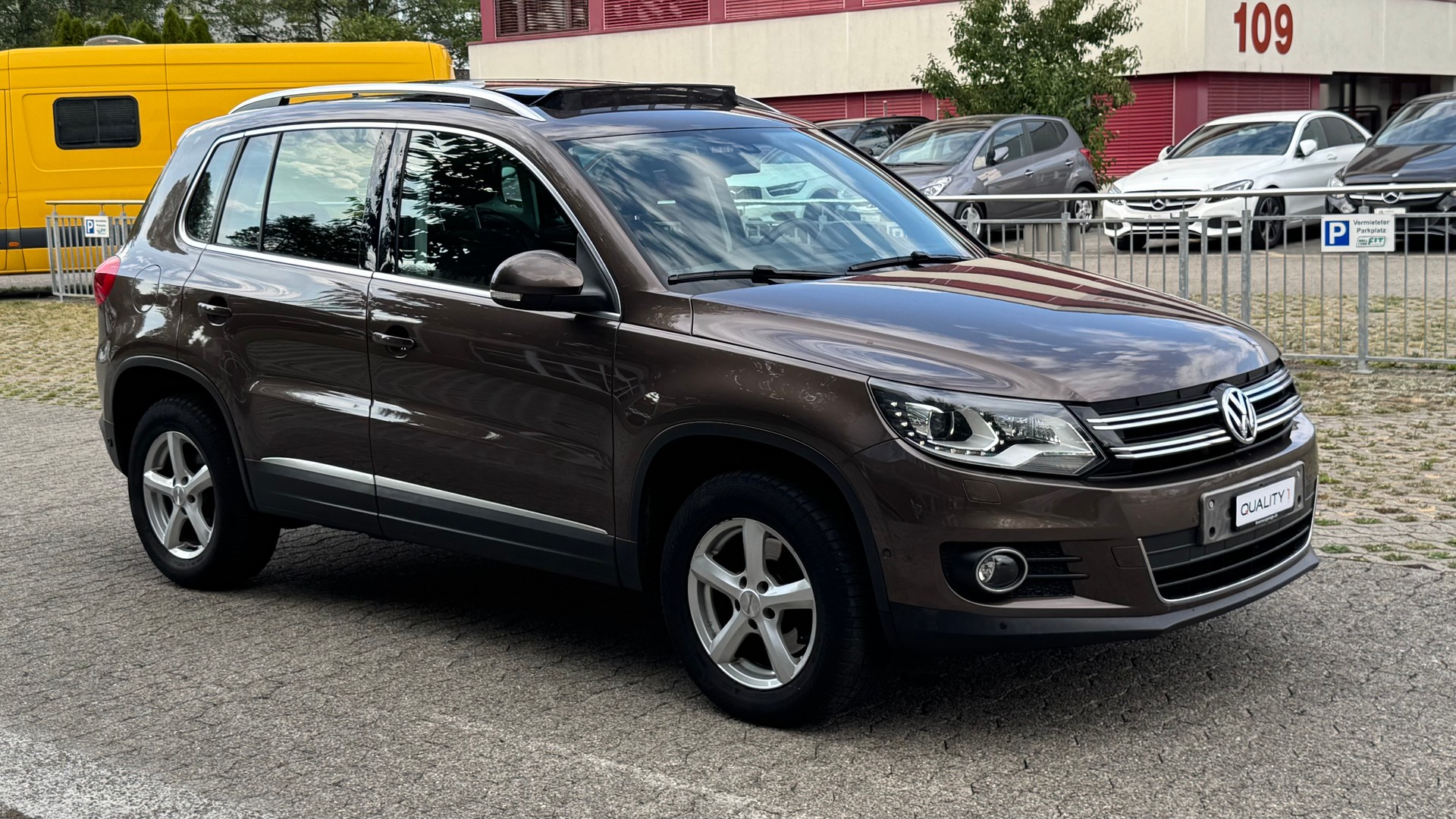 VW Tiguan 2.0 TSI Sport&Style 4Motion DSG-image-2