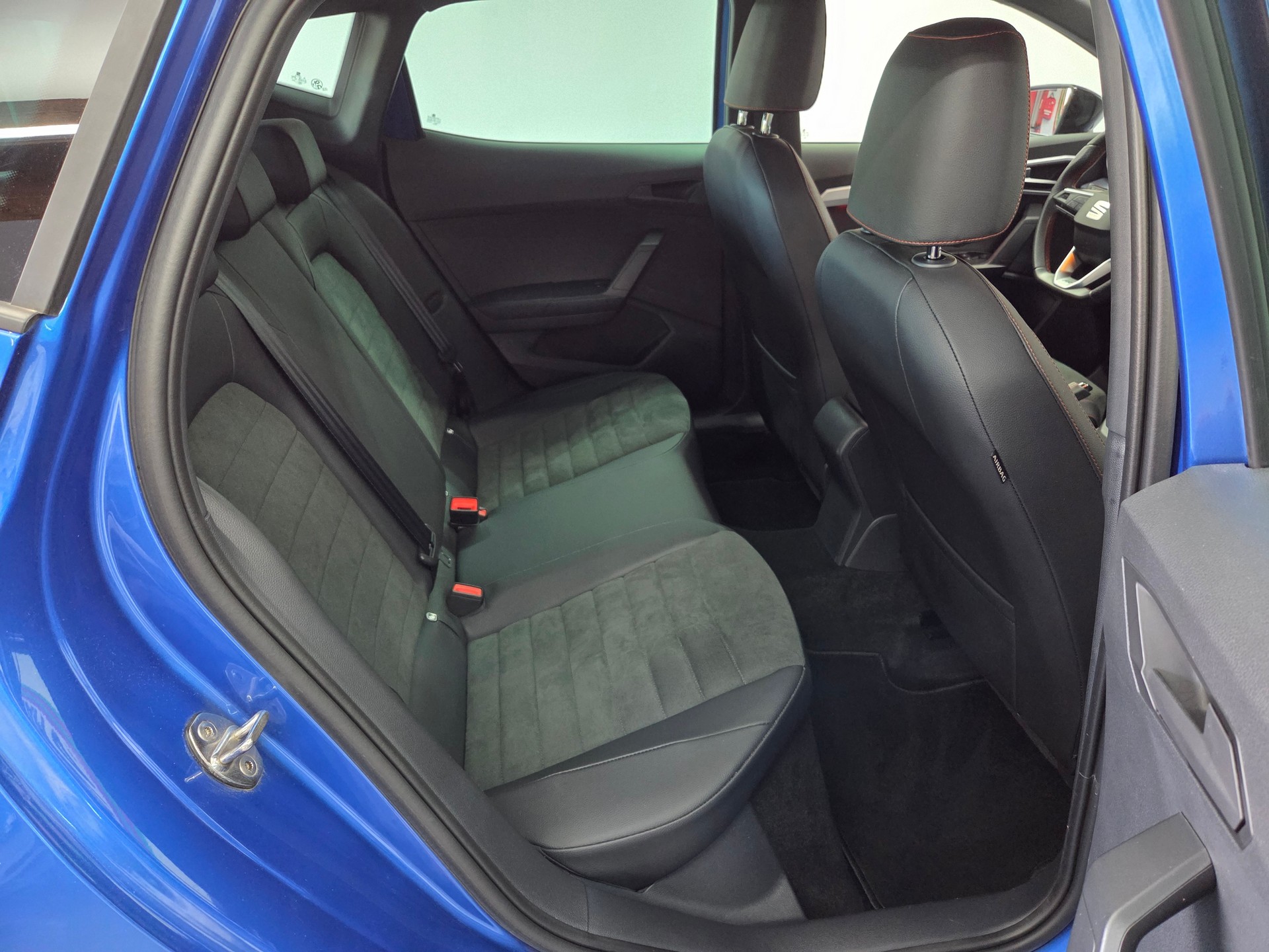 SEAT Ibiza 1.0 EcoTSI Hola FR DSG-image-12