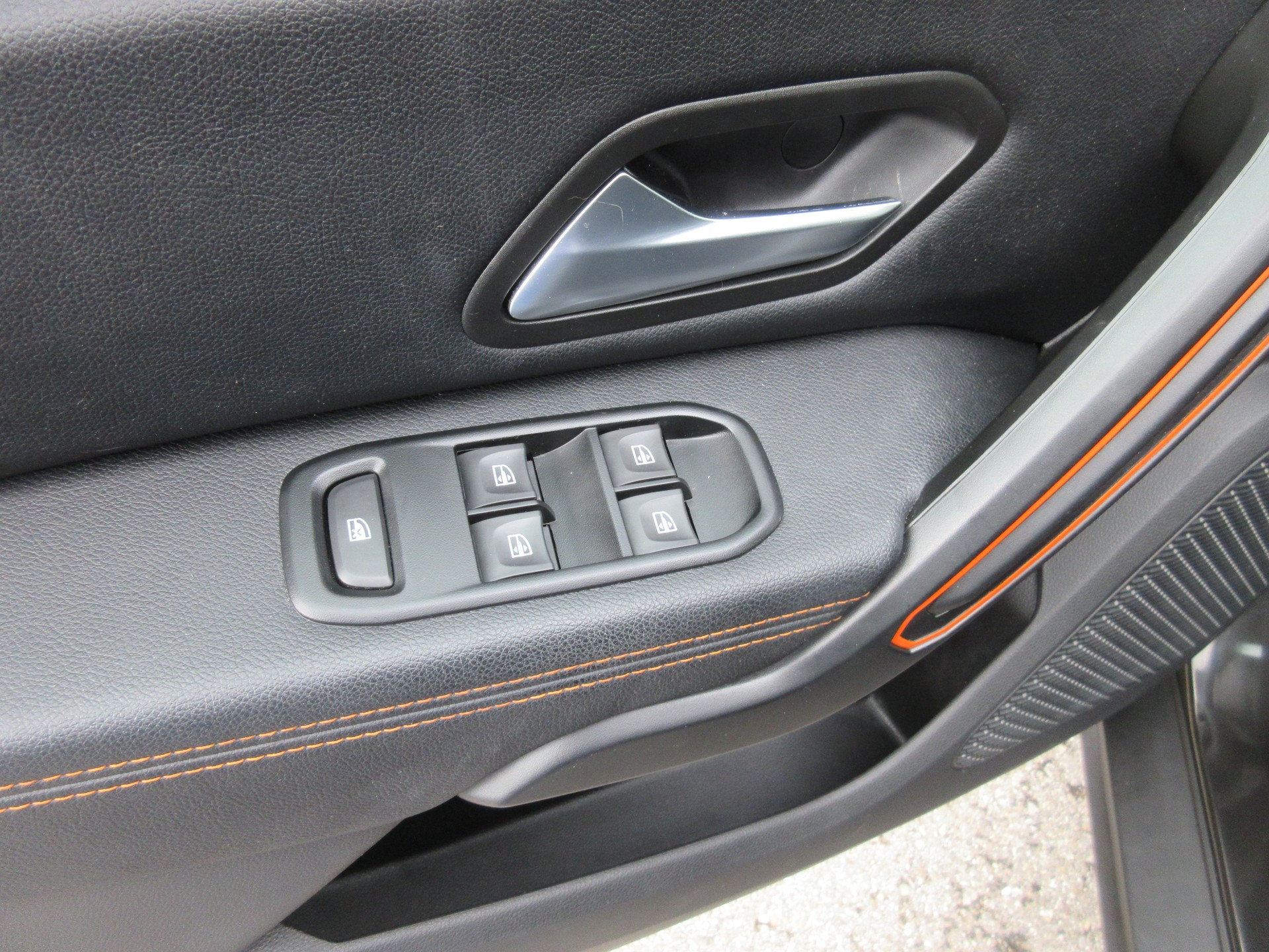 DACIA Duster TCe 150 Prestige EDC 4x2-image-13