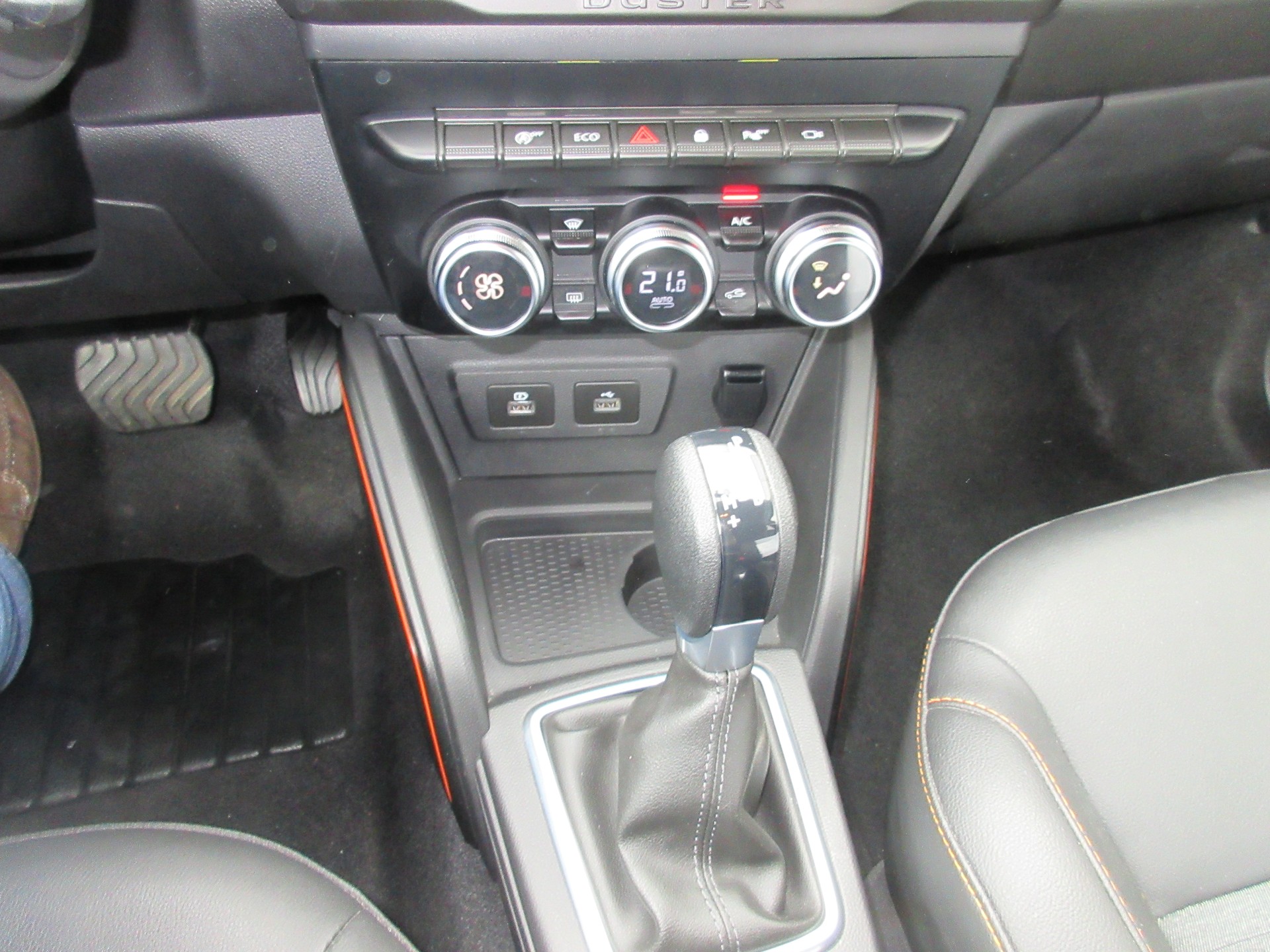 DACIA Duster TCe 150 Prestige EDC 4x2-image-15