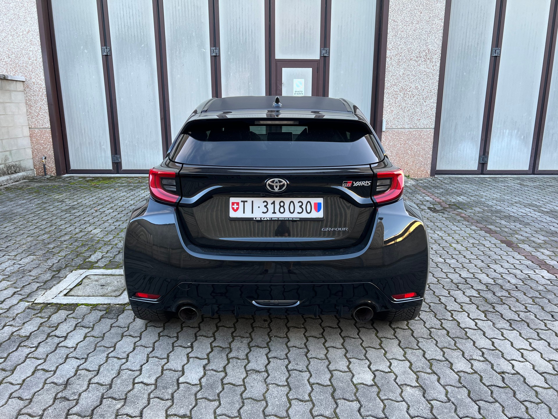 TOYOTA 1.6 Turbo Sport 4x4-image-7