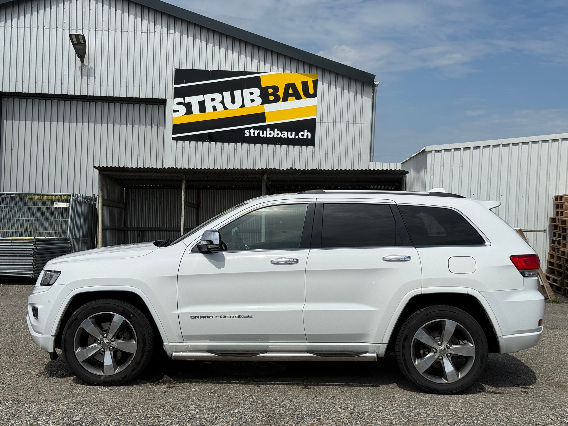 JEEP Grand Cherokee 3.0 CRD Overland Automatic-image-2
