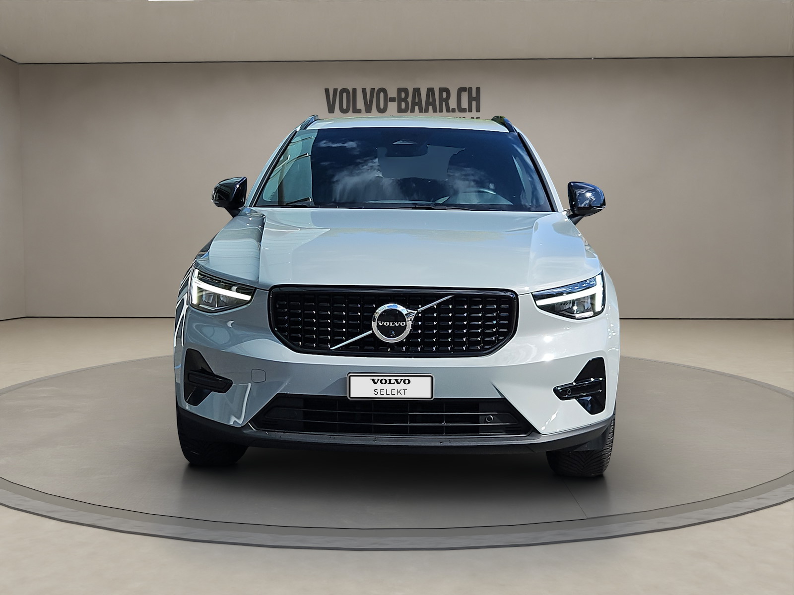 VOLVO XC40 2.0 B3 MH Plus Dark-image-7