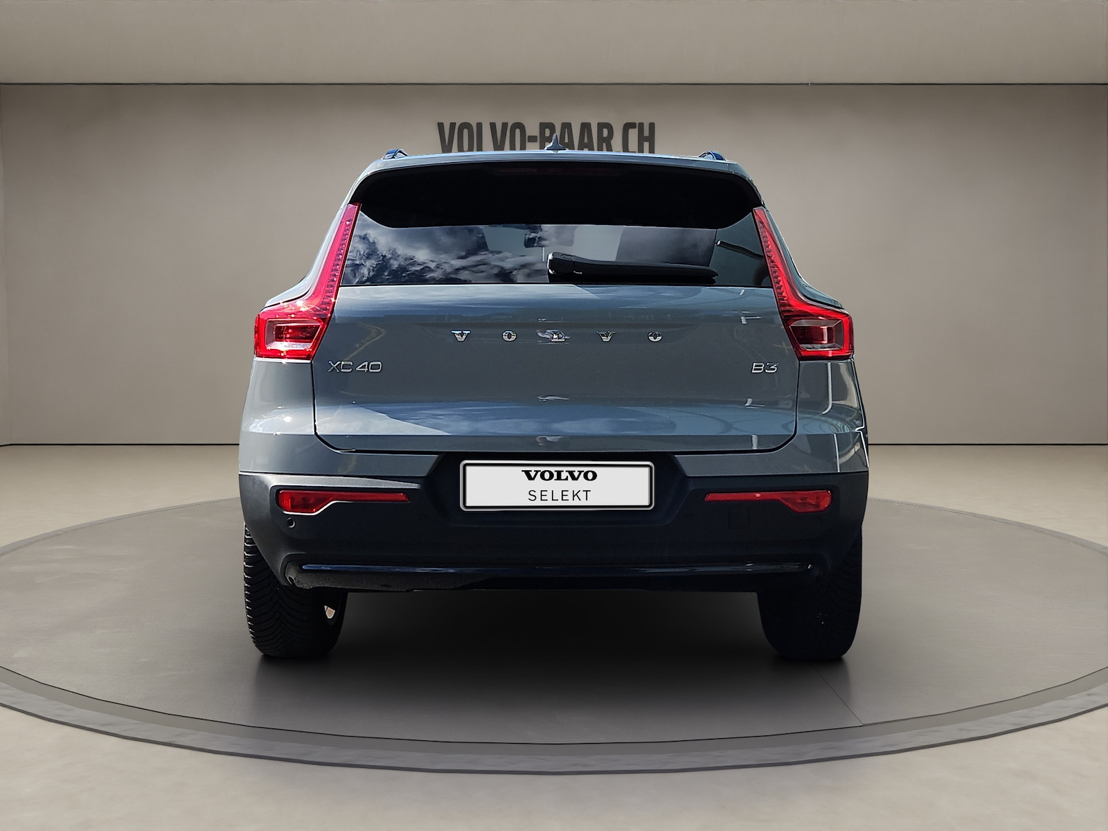 VOLVO XC40 2.0 B3 MH Plus Dark-image-3