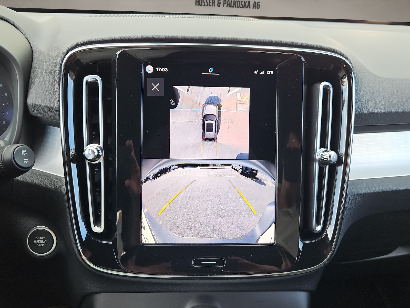 VOLVO XC40 2.0 B3 MH Plus Dark-image-13