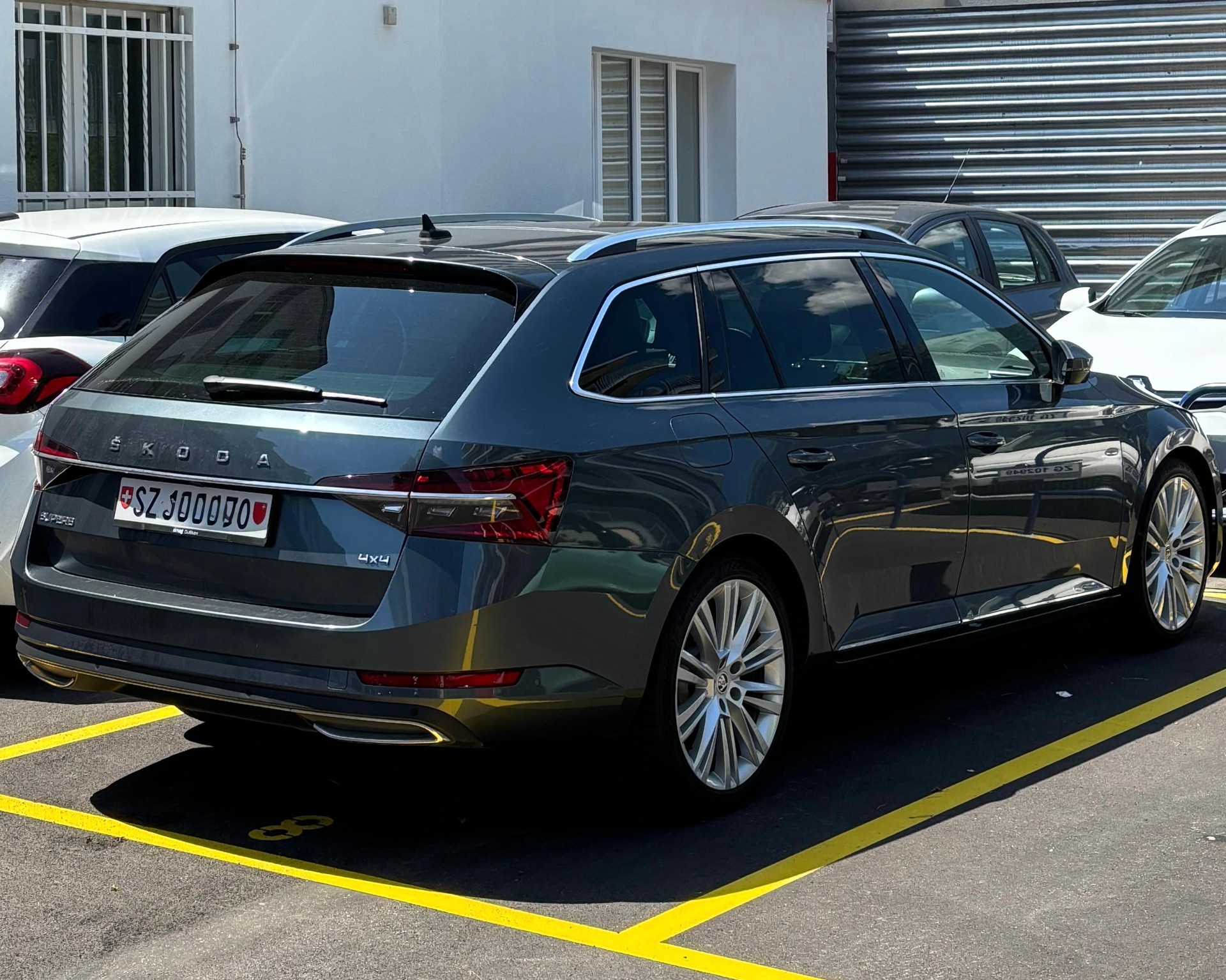 SKODA 2.0 TDI VOLLAUSSTATTUNG Laurin & Klement 4x4 DSG-image-1