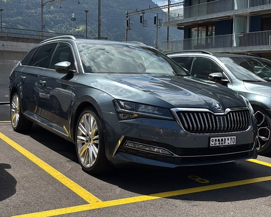 SKODA 2.0 TDI VOLLAUSSTATTUNG Laurin & Klement 4x4 DSG-image-0