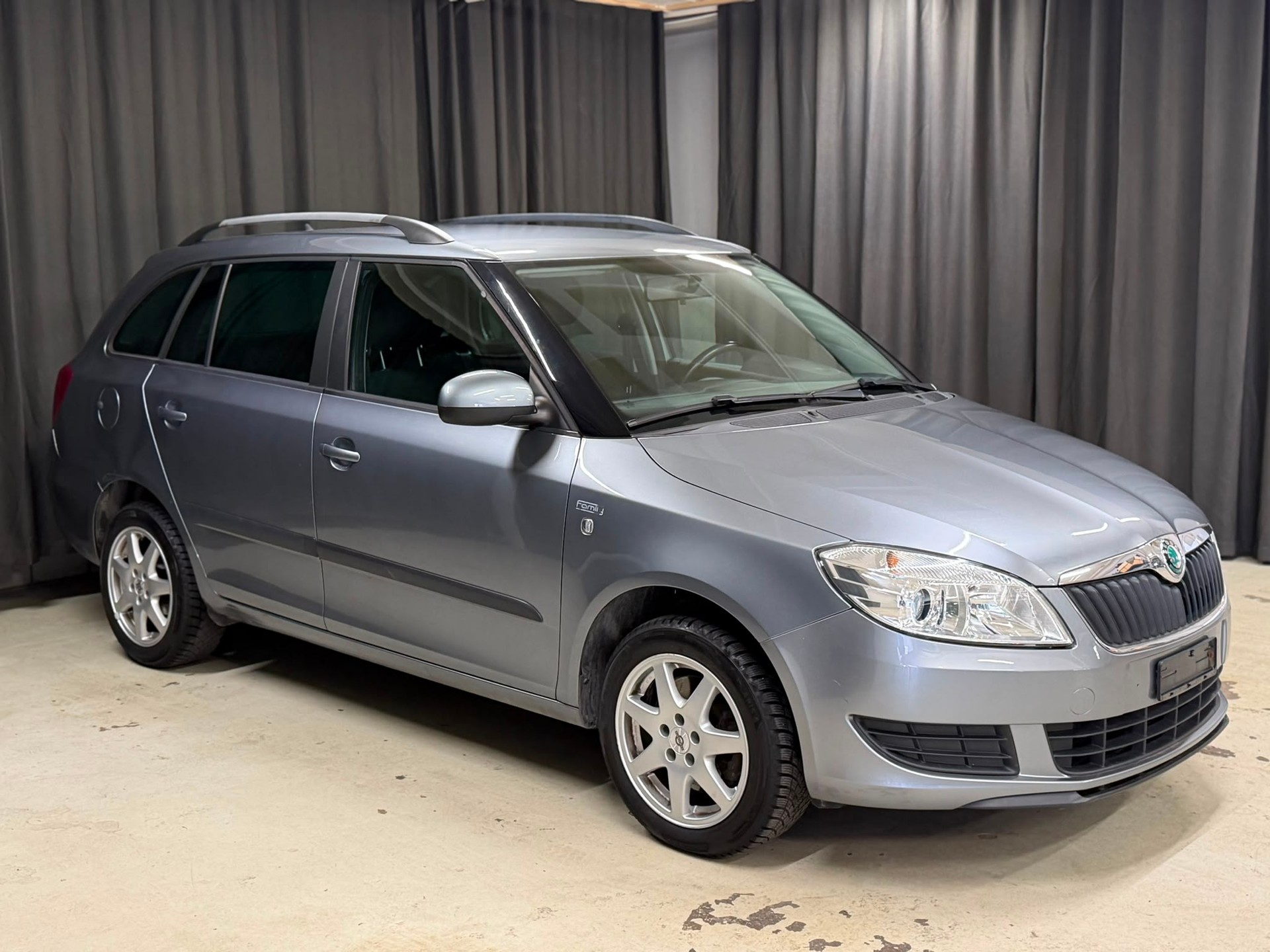 SKODA Fabia 1.2 TSI Ambiente-image-1