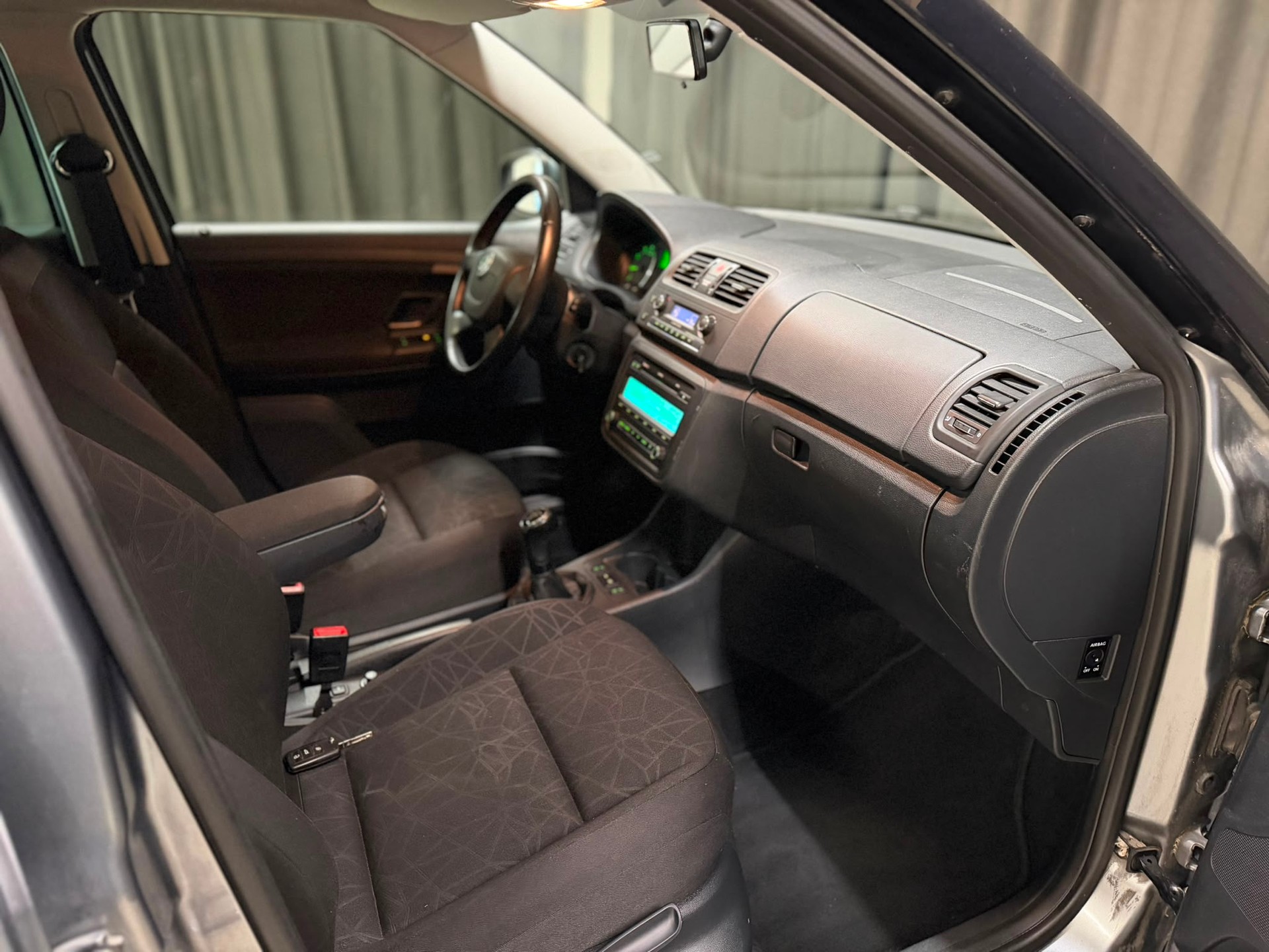SKODA Fabia 1.2 TSI Ambiente-image-10