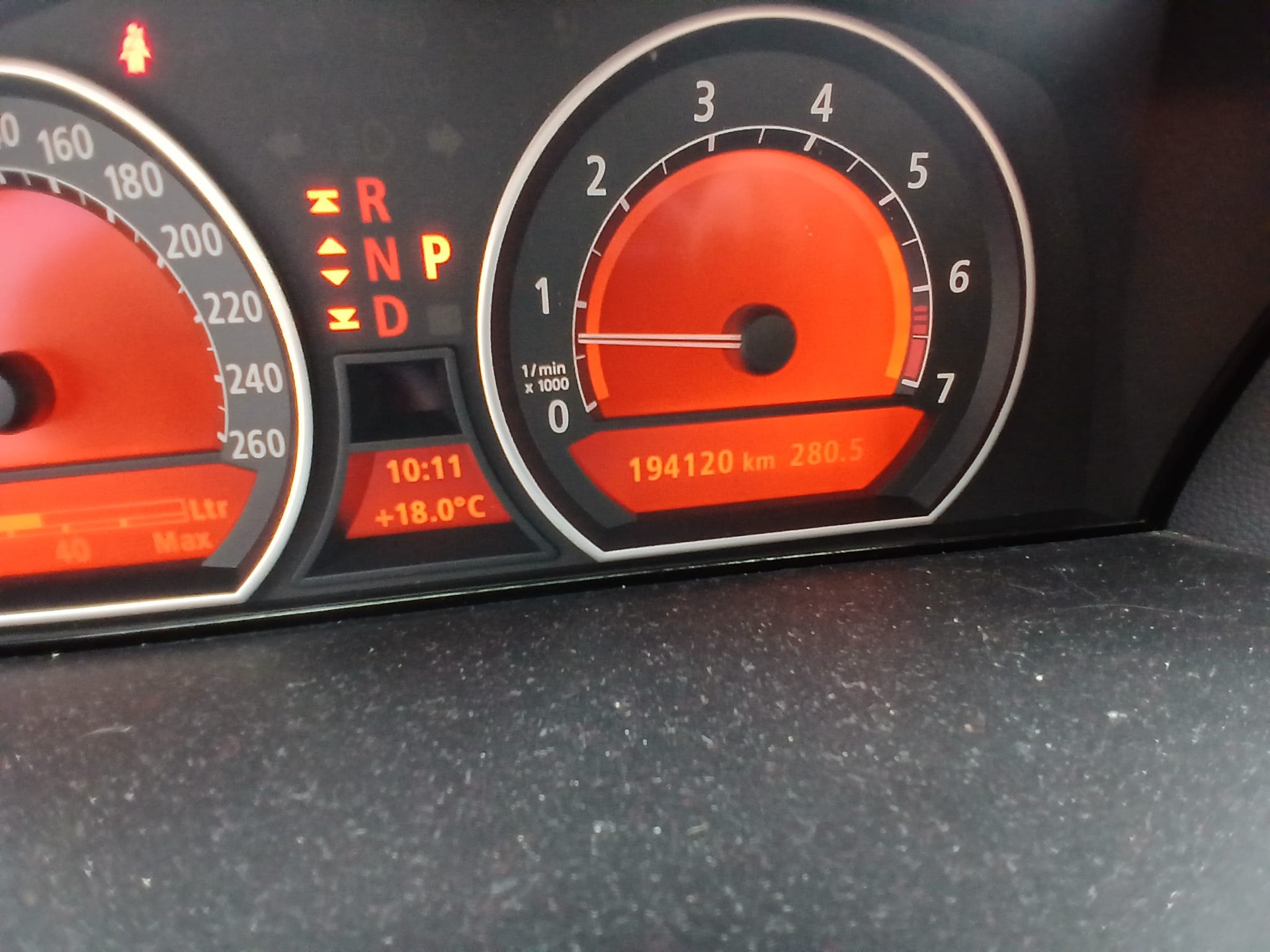 BMW 745i-image-12