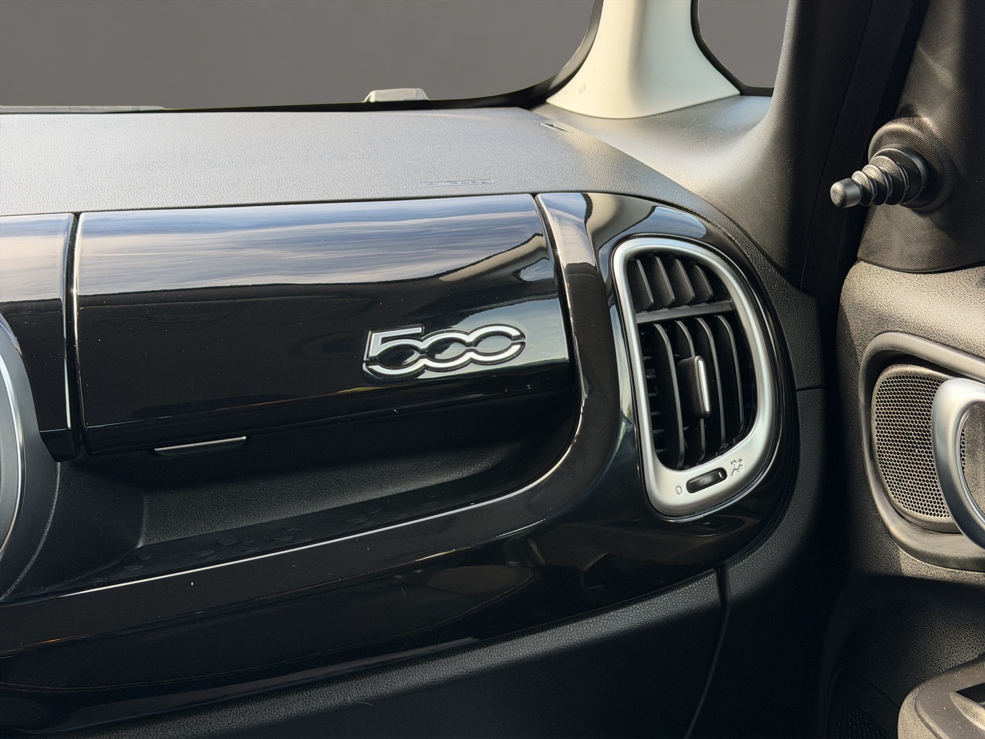 FIAT 500L Wagon 1.6JTD Lounge-image-11