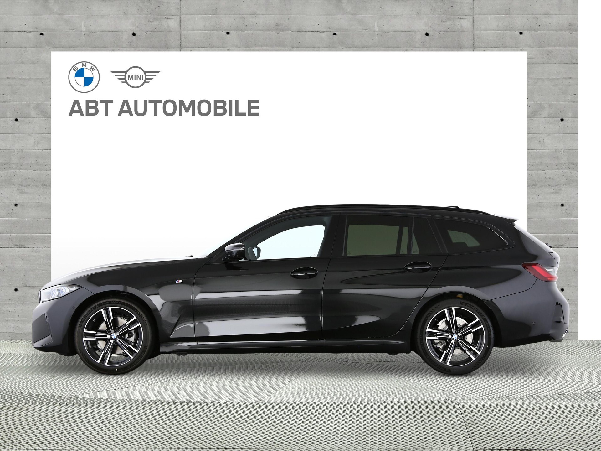 BMW 320d xDrive SAG Touring-image-1