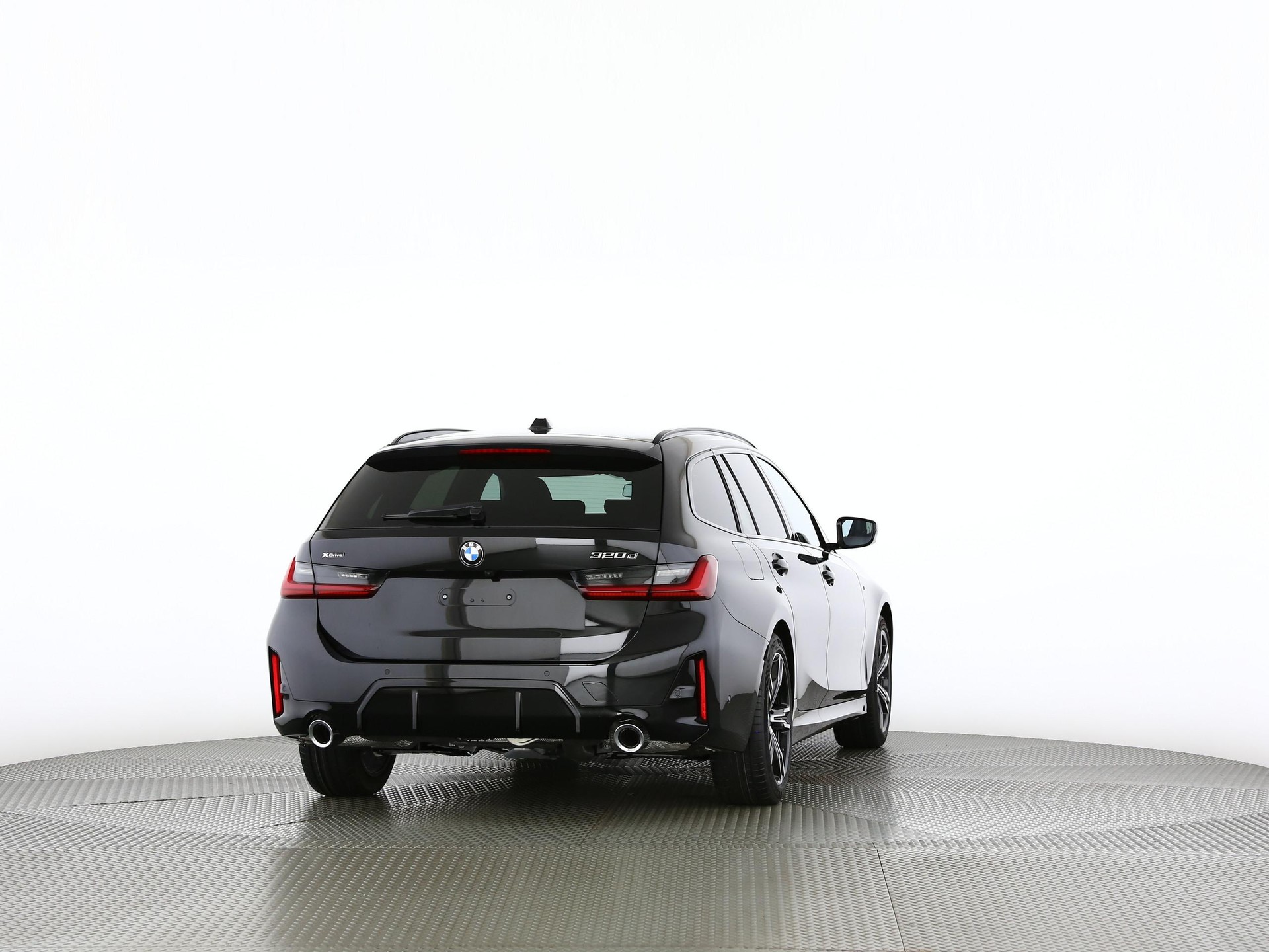 BMW 320d xDrive SAG Touring-image-17