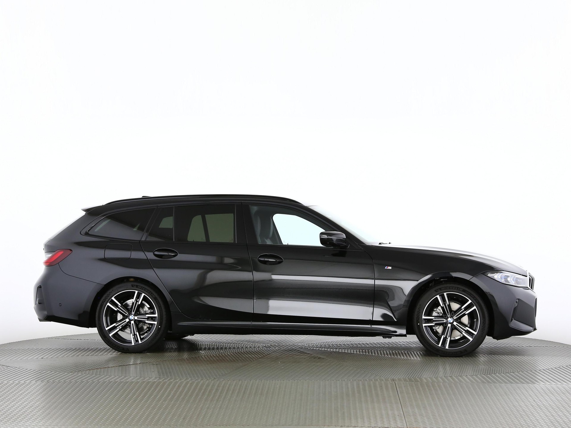 BMW 320d xDrive SAG Touring-image-23