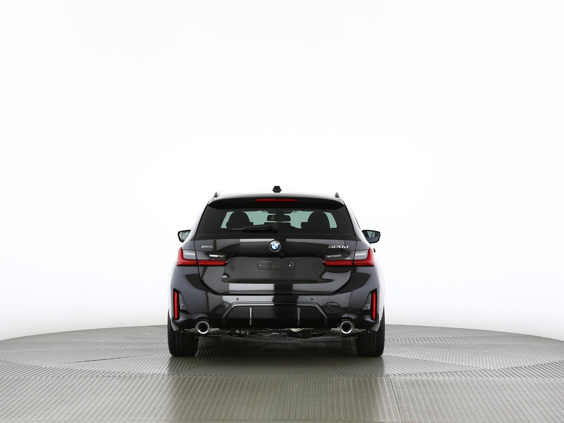 BMW 320d xDrive SAG Touring-image-16