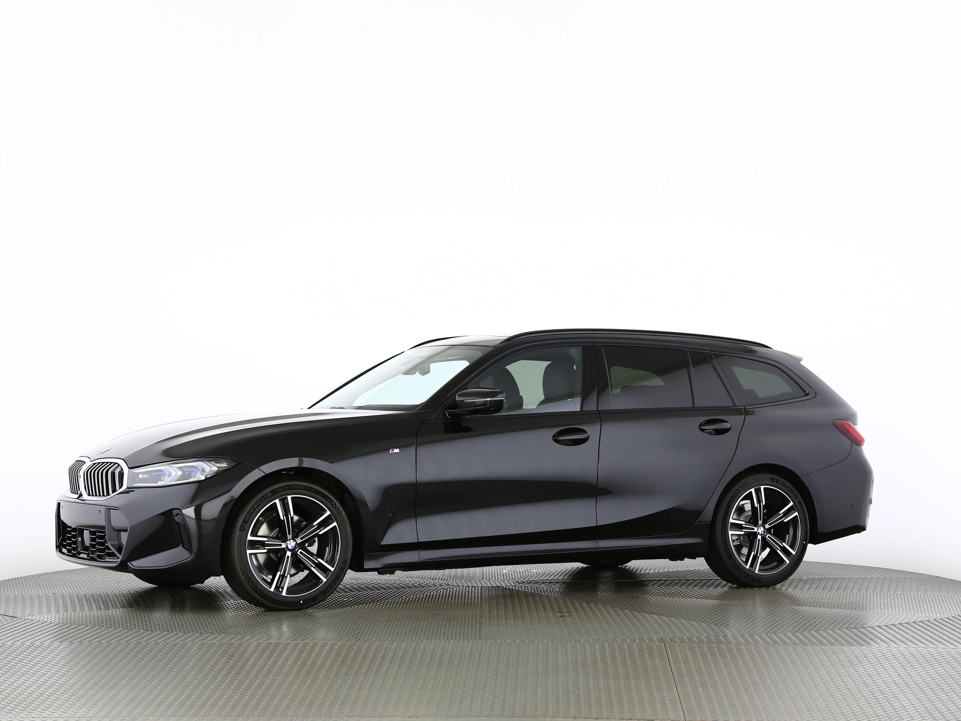 BMW 320d xDrive SAG Touring-image-9