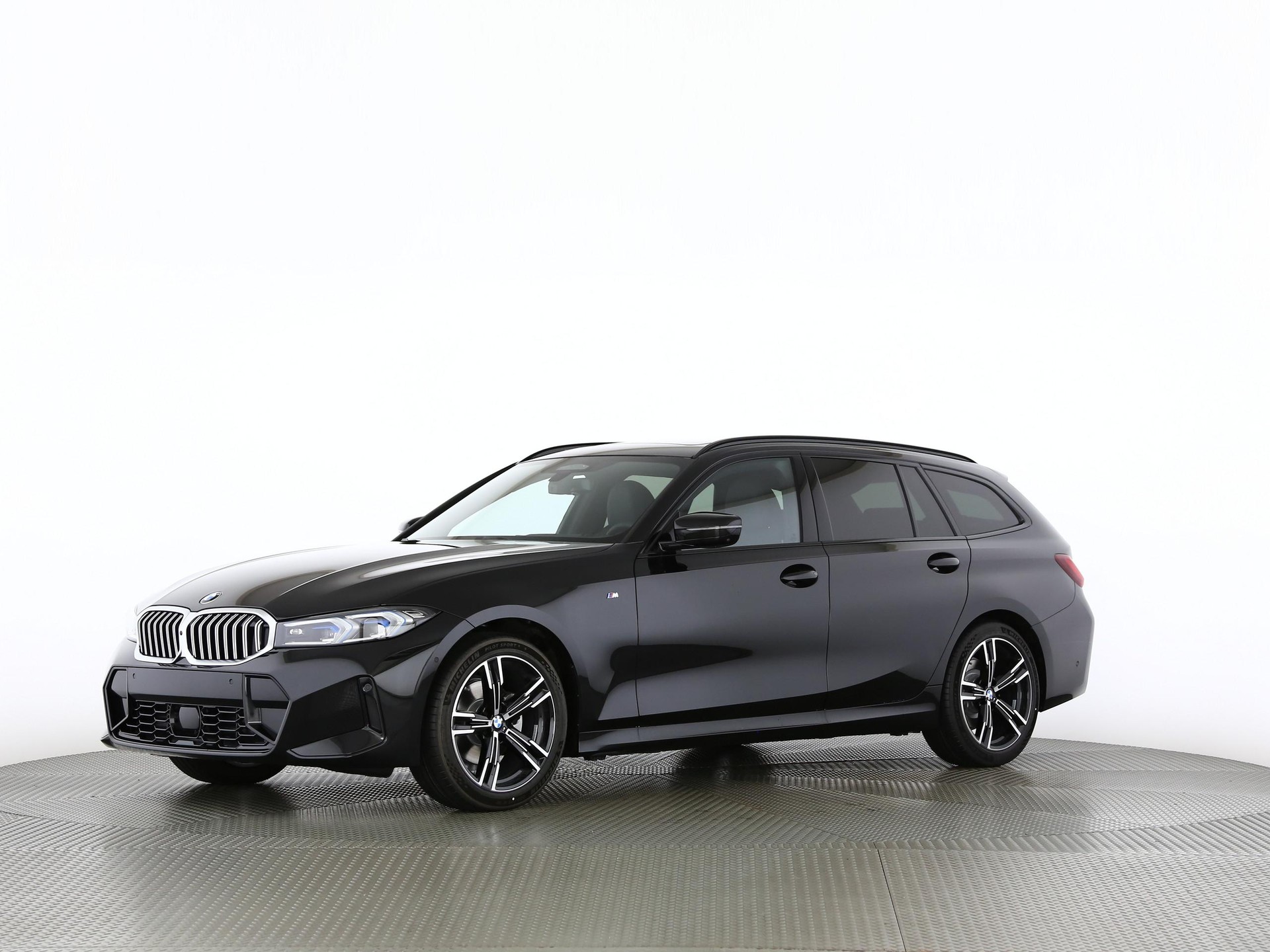 BMW 320d xDrive SAG Touring-image-8